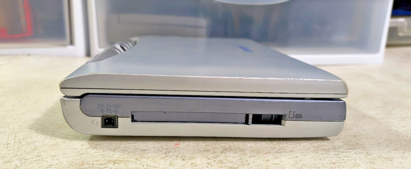 Toshiba Libretto ff1100v Intel P266MHz 96MB, 100GB HD Win2K CD-ROM Floppy RARE