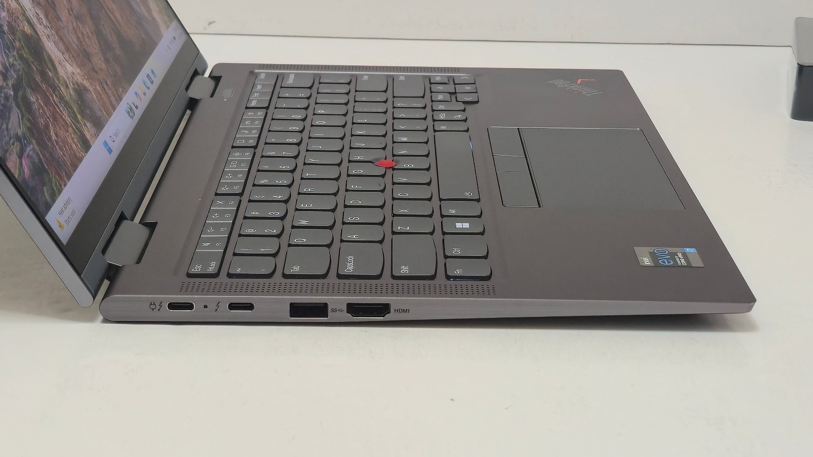 Lenovo ThinkPad X1 Yoga Gen 6 (i7-1185G7 CPU, 32 GB RAM 1 TB SSD) 14″ 4K Touch