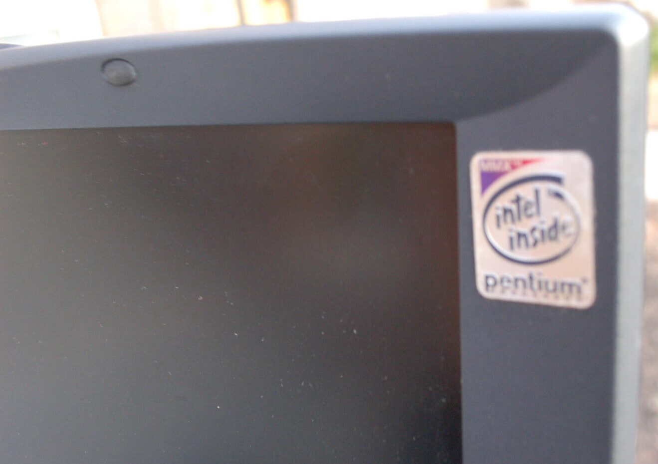 Vintage NEC Versa 2730M Laptop Intel Pentium 133MHz MMX CPU, CD-ROM, 3.5″ Floppy