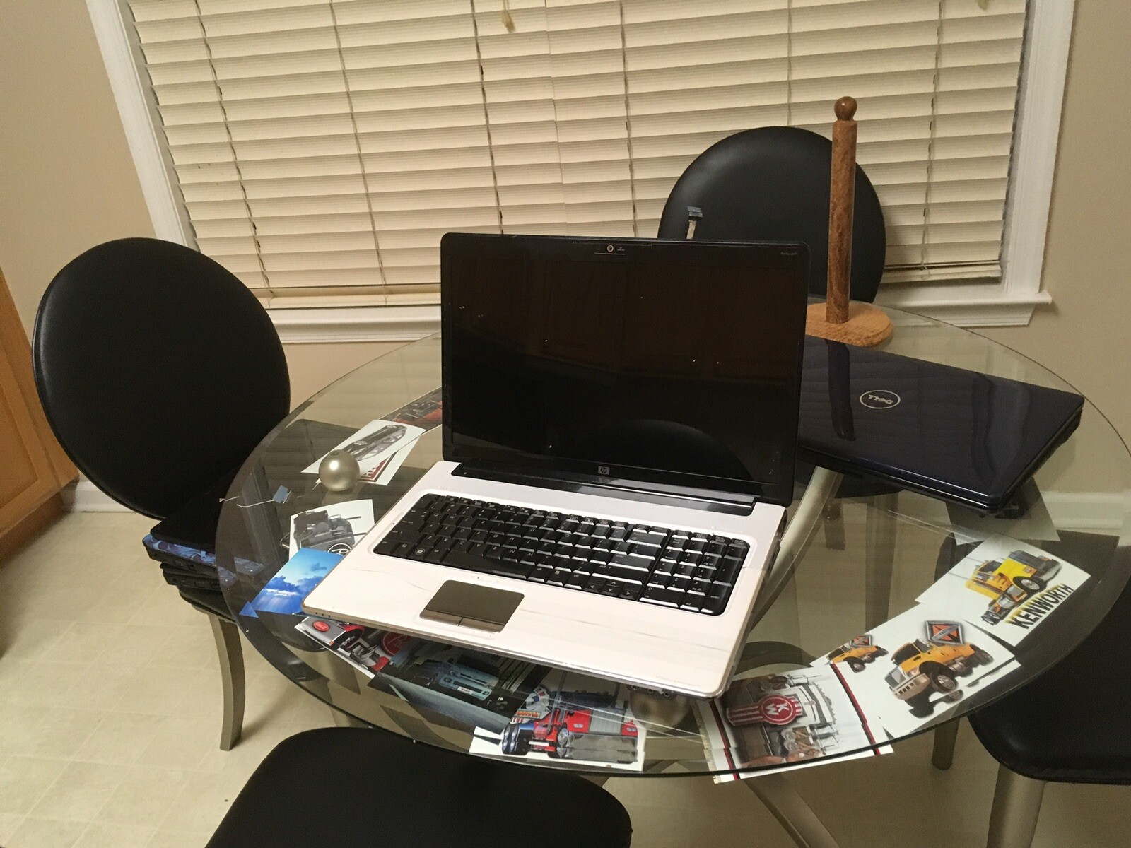 White HP Pavilion DV7-3000 with Black Keyboard