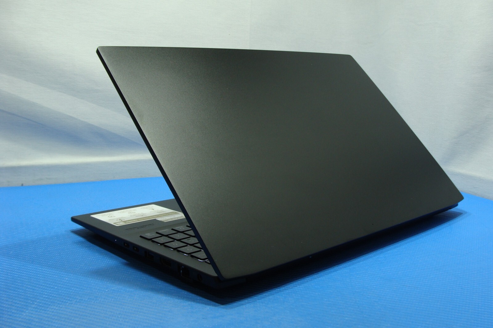 Asus Creator Q530VJ 15.6″ FHD OLED i7-13620H 2.4GHz 16GB 512GB RTX 3050 15cycles