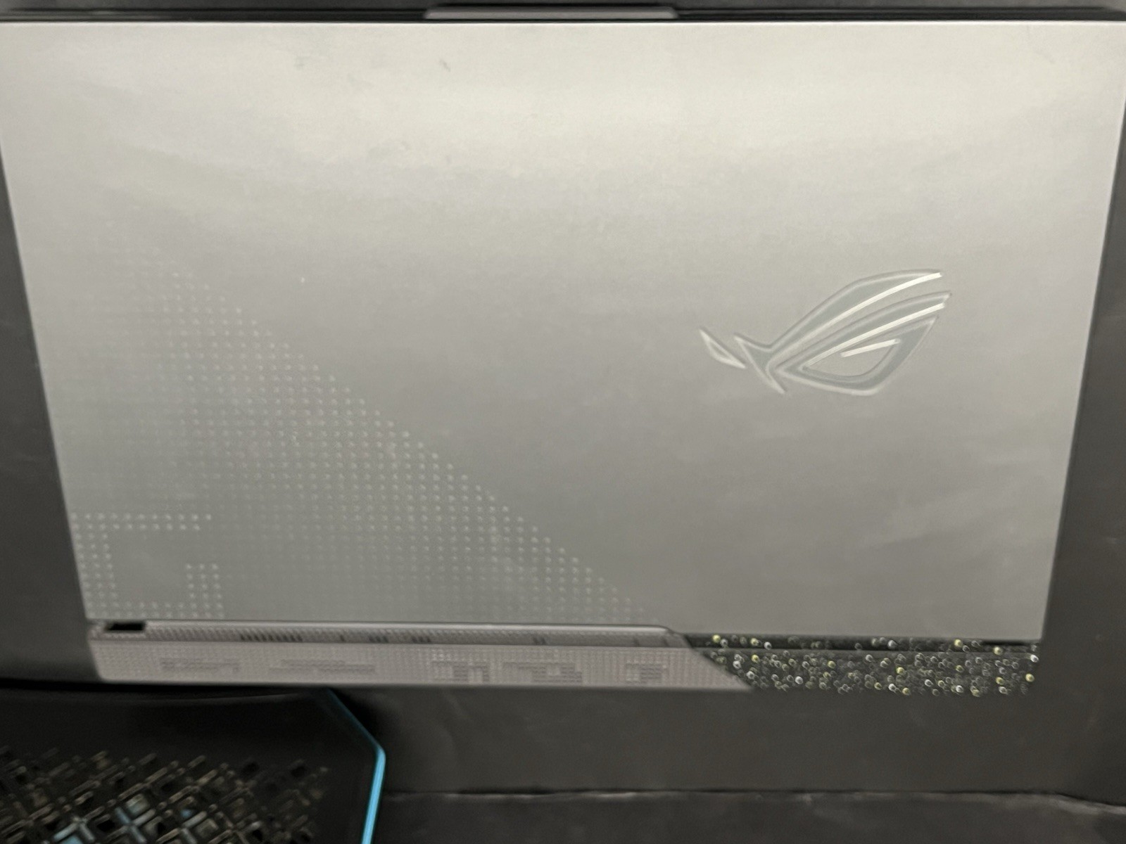 Asus ROG Strix 17.5” 16GB RAM/928GB SSD W/ Aicheson 5 Fan Panel