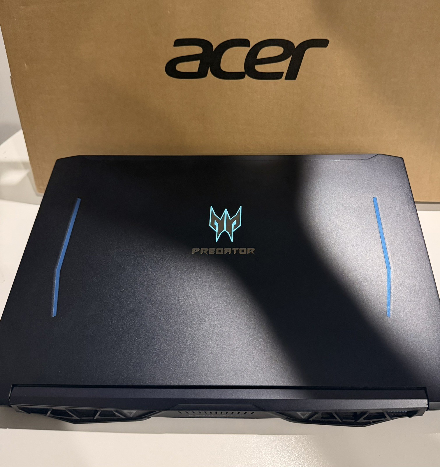 Acer Predator Helios PH315-52, Intel i7, RTX 2060 24GB RAM 256GB SSD + 512G HDD