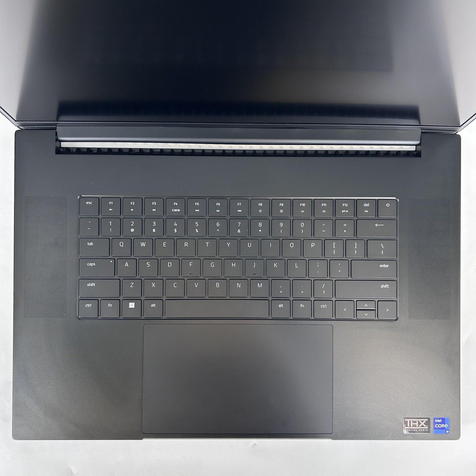 Razer Blade 18 240Hz QHD+ 2.2 GHz i9-13950HX 16GB 512GB SSD RTX 4090 FRAME GAP