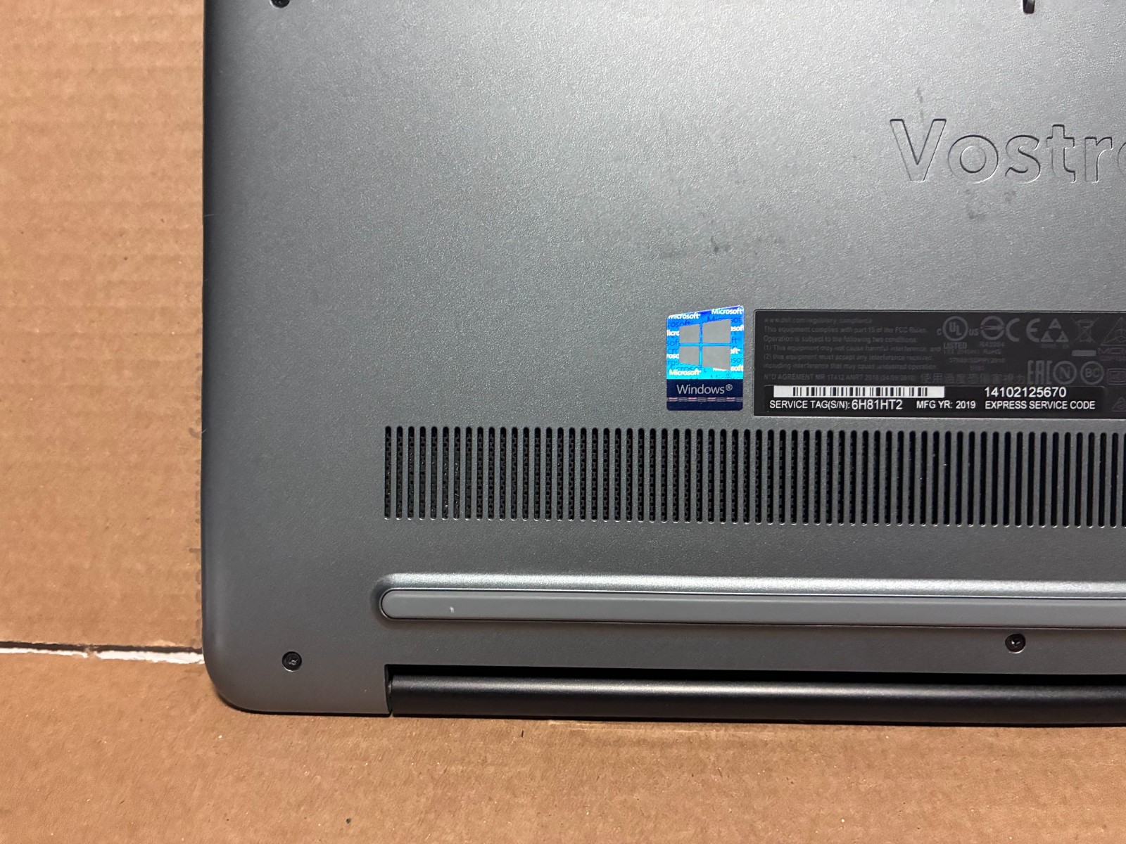 *As-Is* DELL VOSTRO P77F INTEL CORE I7 8565U *NO SSD* *NO RAM*