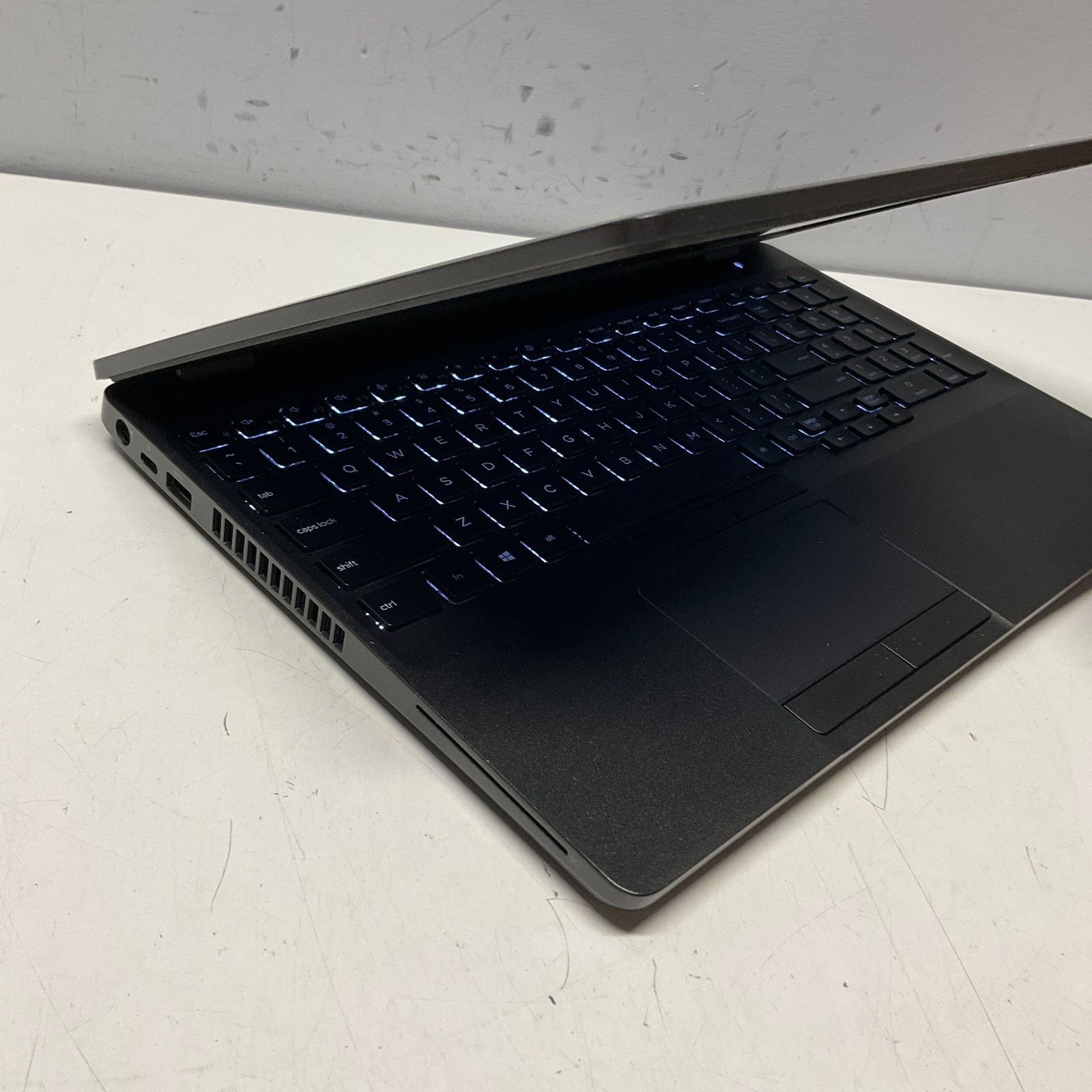 Dell Latitude 5500 Intel Core i5-8265U 1.60GHz 256GB 8GB Windows 11 Pro Laptop