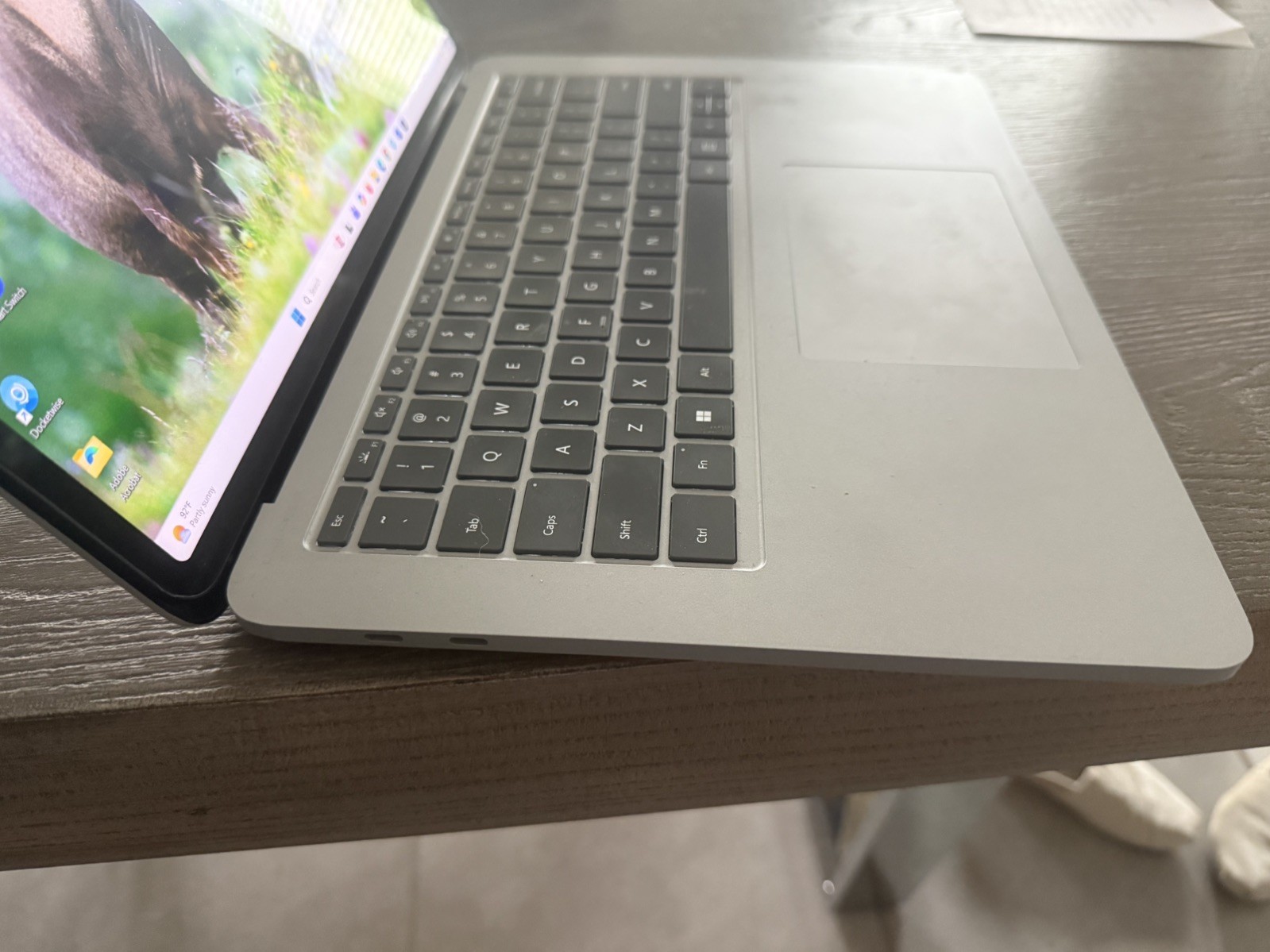 Surface Laptop Studio 14.4″ Touchscreen i5-11300H 16GB RAM 256GB SSD Win 11 Pro