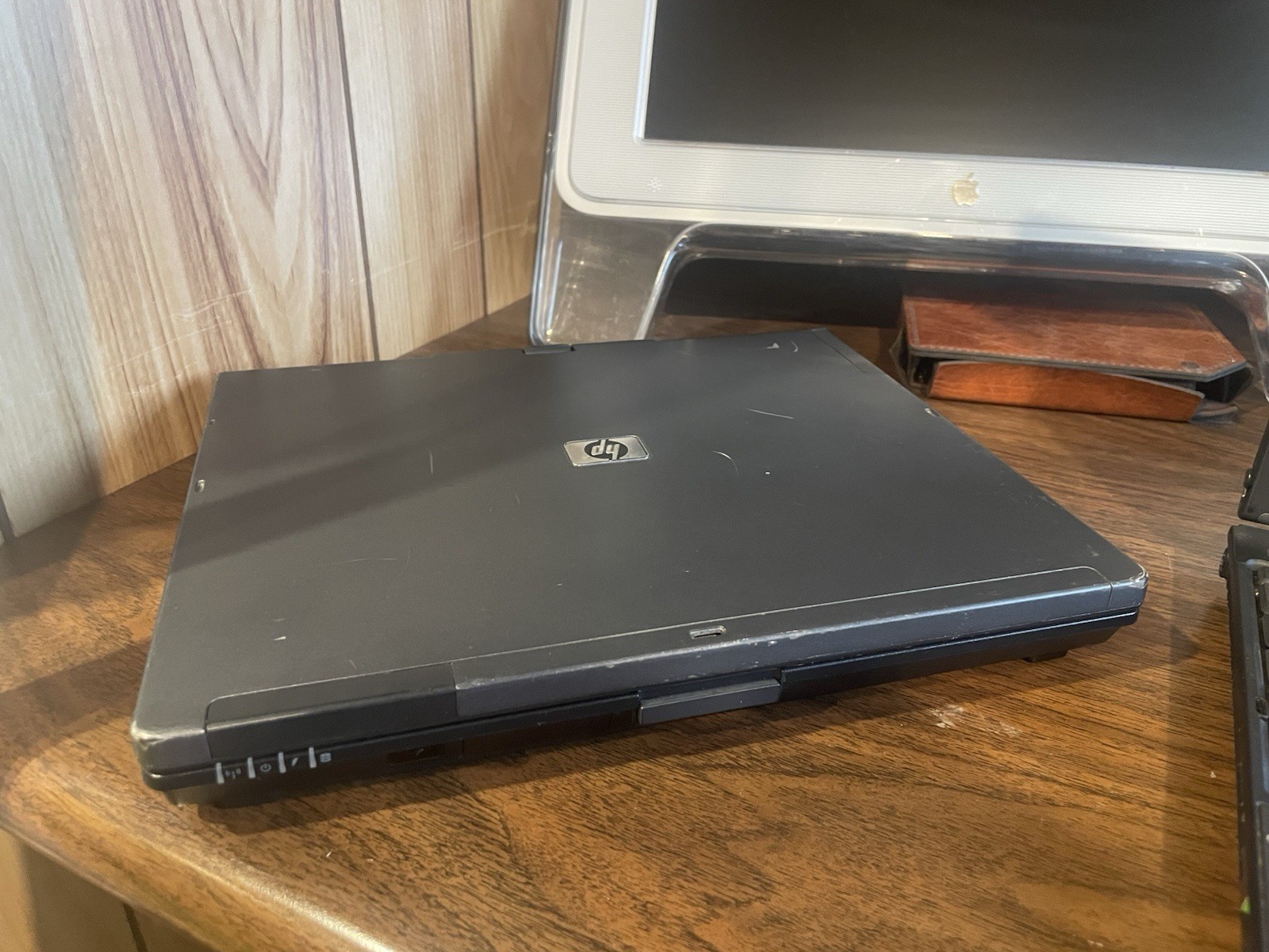 HP Compaq TC4200 with dock pens and ac- TWO of them one excellent one needs work