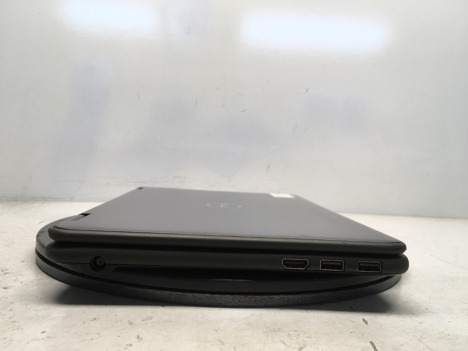 Dell Latitude 3190 2-In-1 Intel Celeron N4100 1.1GHz 4 GB NO HD BIOS locked
