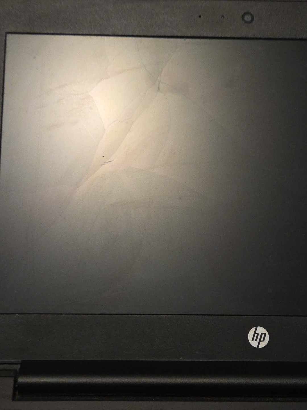 HP CHROMEBOOK 11 G5 EE..PARTS OR REPAIR. BUSTED SCREEN..NO CHARGER..UNTESTED