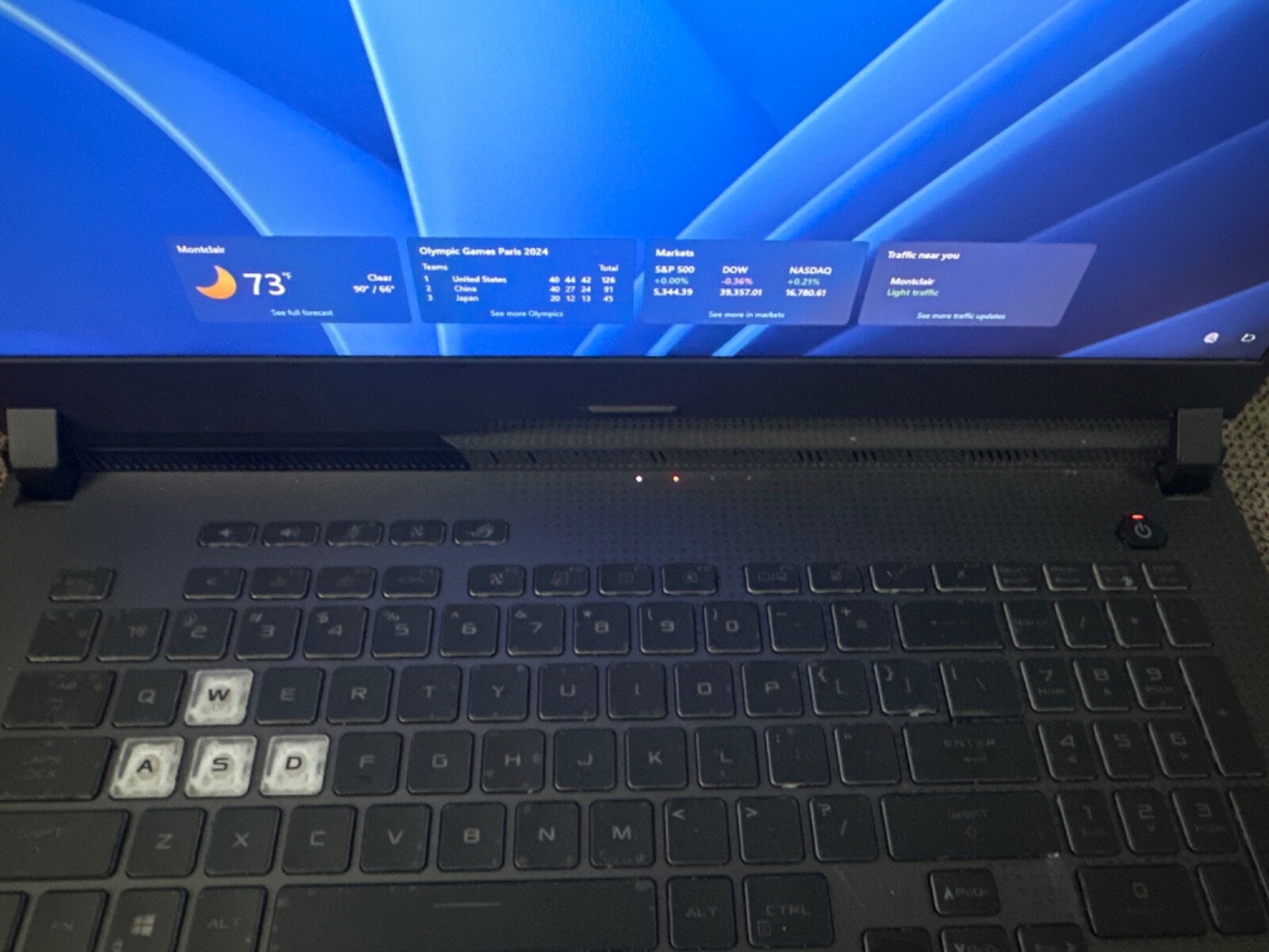 ASUS ROG Strix G17 Notebook/Laptop 17.3 in Black – G713RCRS73