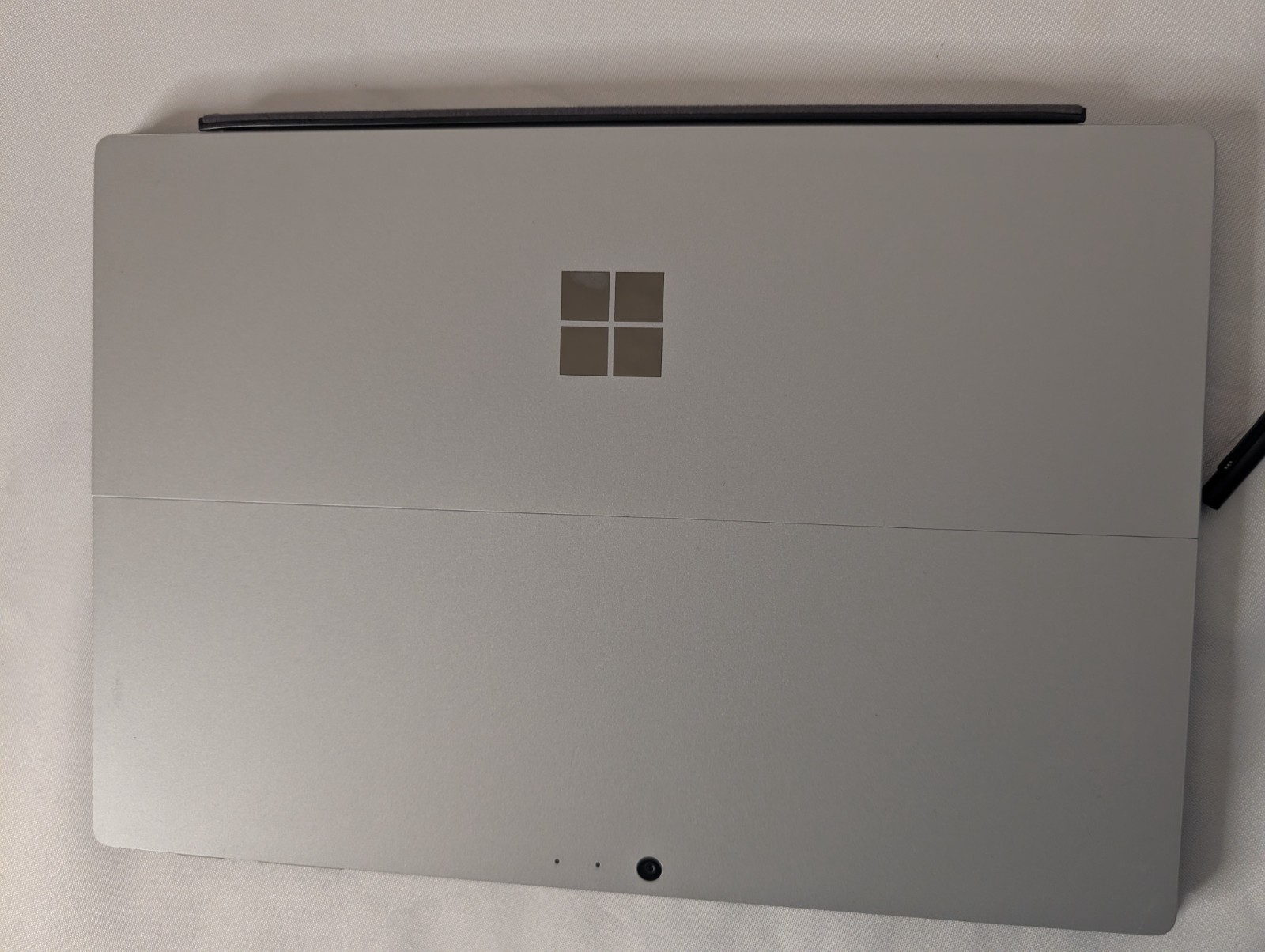 Microsoft Surface Pro 5 12.3 inch (256Gb, Intel i7 2.6GHz, 8GB RAM + Accessories