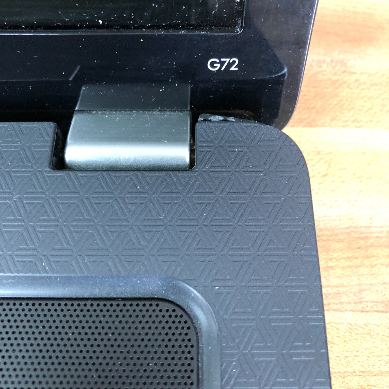 HP Pavilion g7 Retro Gaming Laptop Computer AMD Phenom 2.6GHz 4GB RAM (Windows7)
