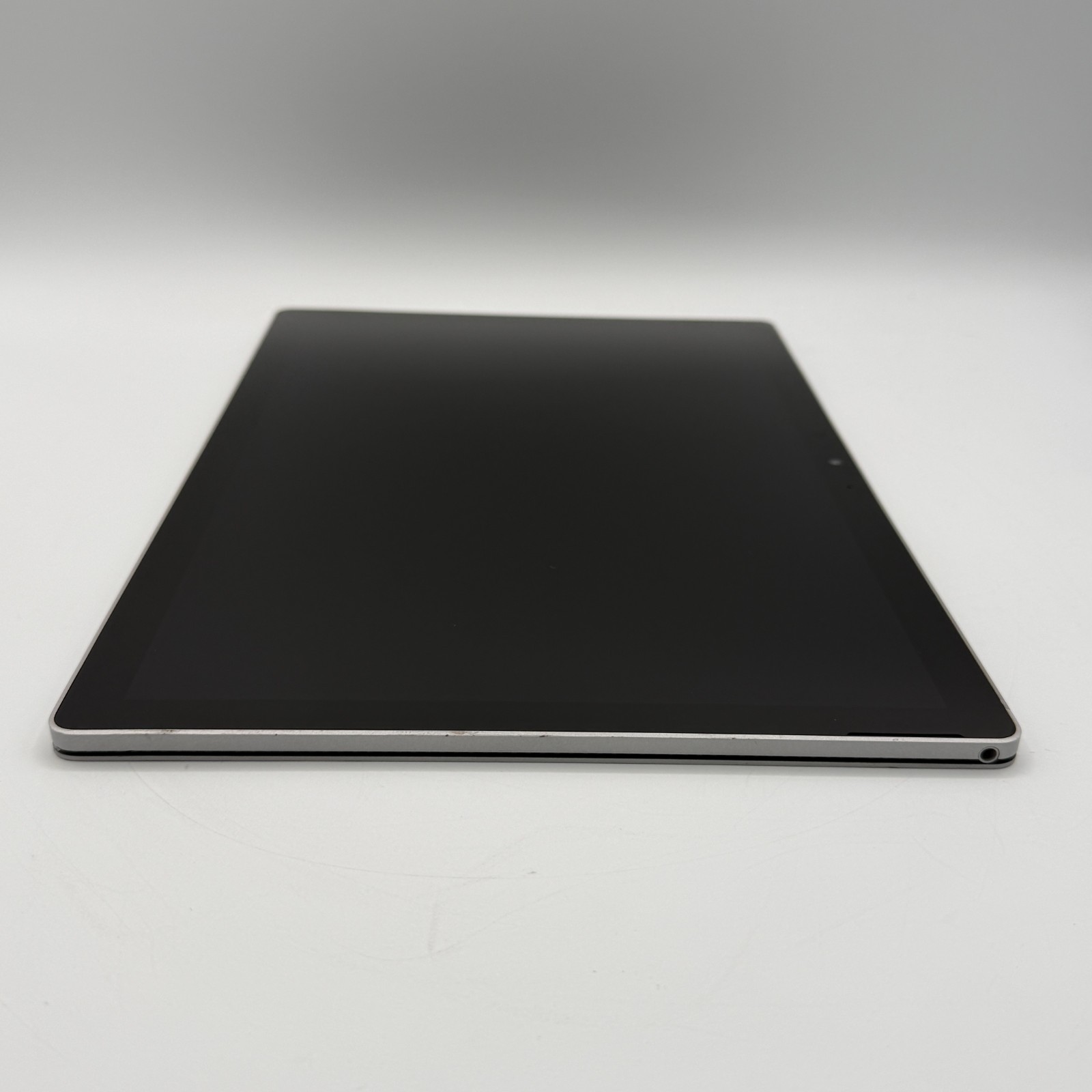 Microsoft Surface Book 2 1832 13.5″ i5-8350U 1.7GHz 8GB RAM 256GB SSD NOkeyboard
