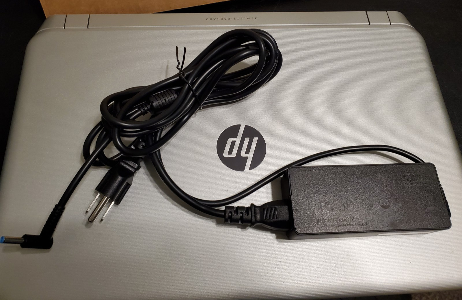 HP Pavilion 15-p066us Intel i3-4030U, 1.90GHz 6GB 128GB SSD Windows 10 W/Charger