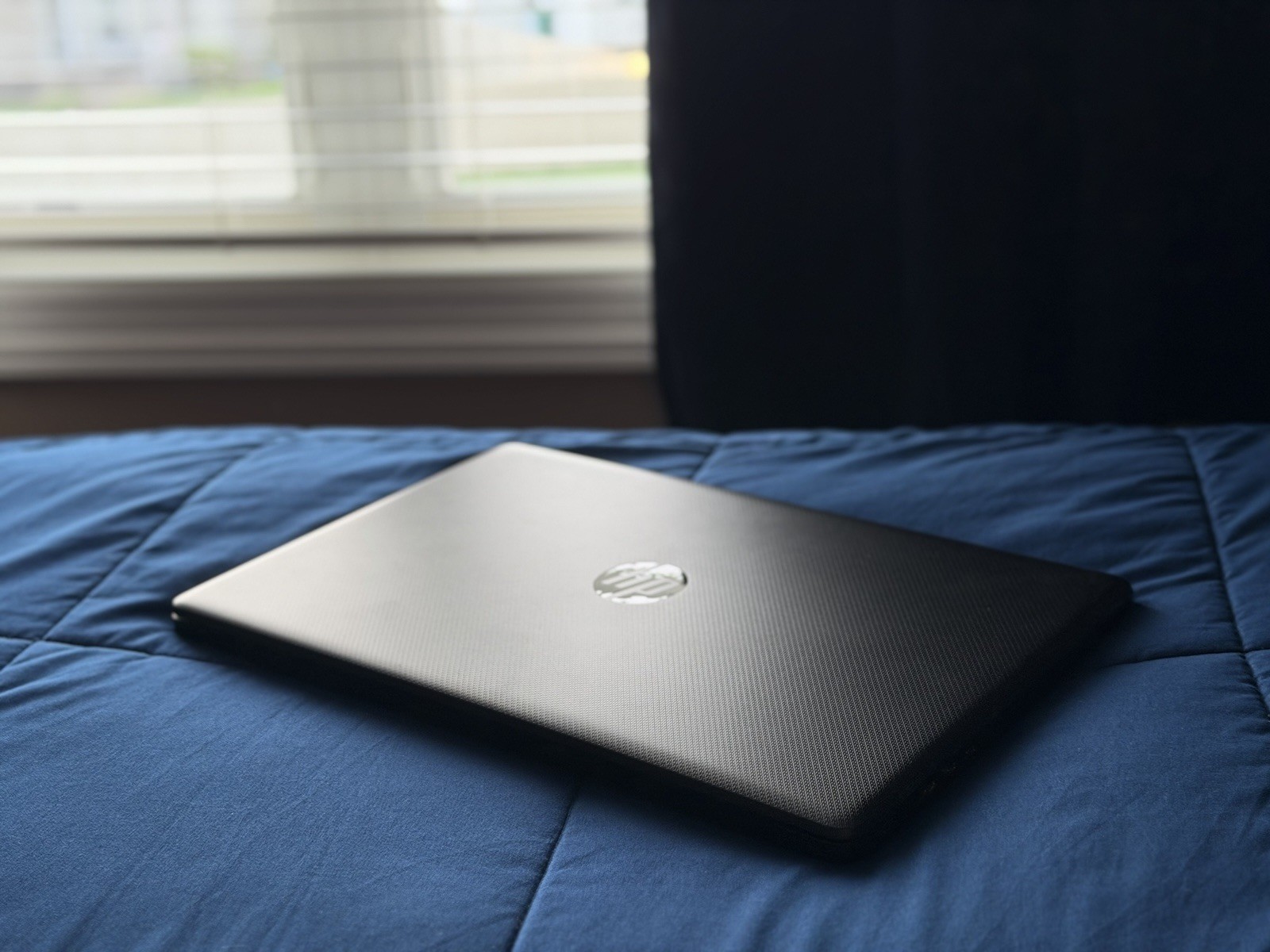 HP 17z-ca200 laptop 2tb Of Storage & AMD Athlon gold chip