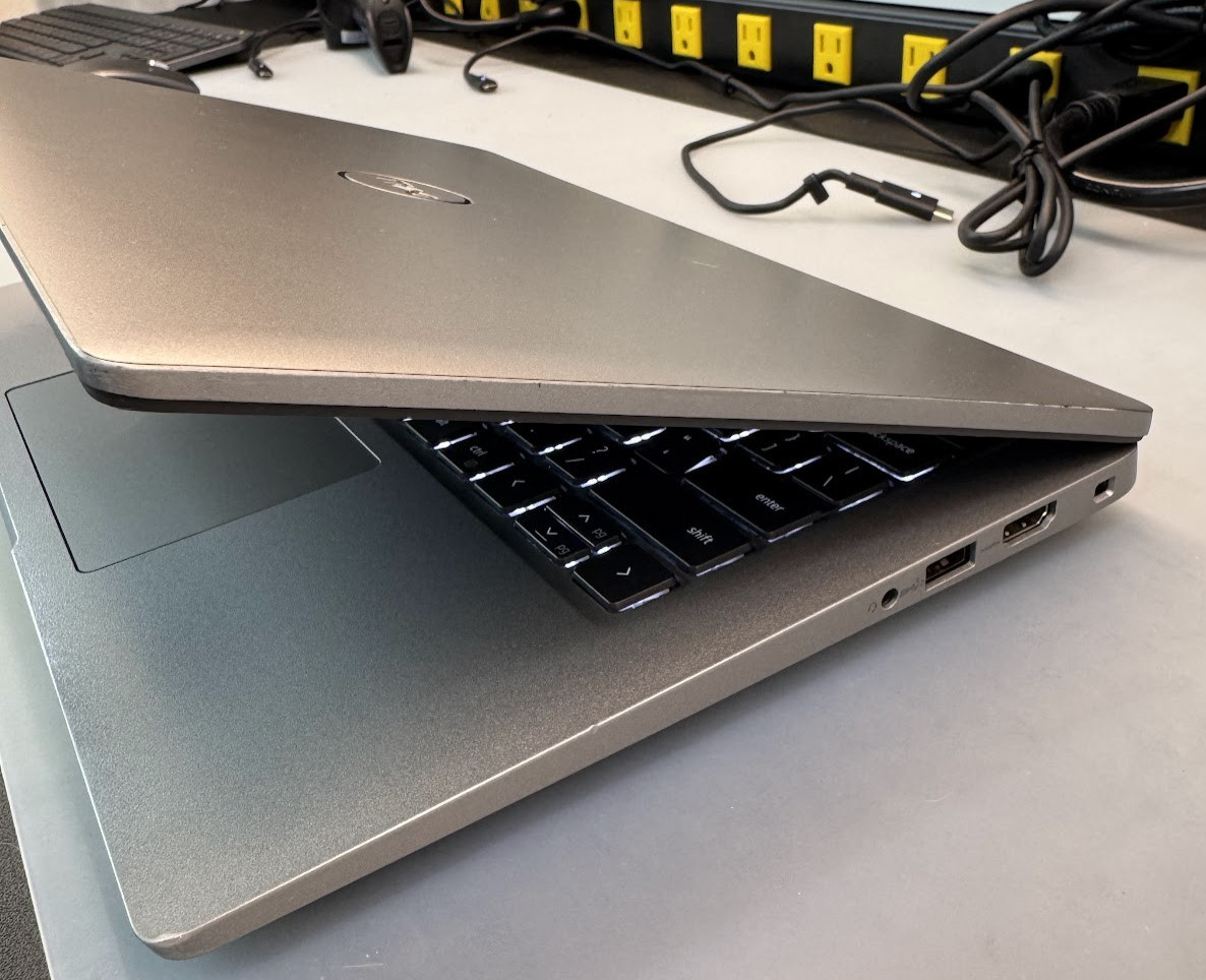 Dell Precision 3480 14″ INTEL CORE i7-1370P 512GB SSD 32GB RAM RTX500 WIN11 READ