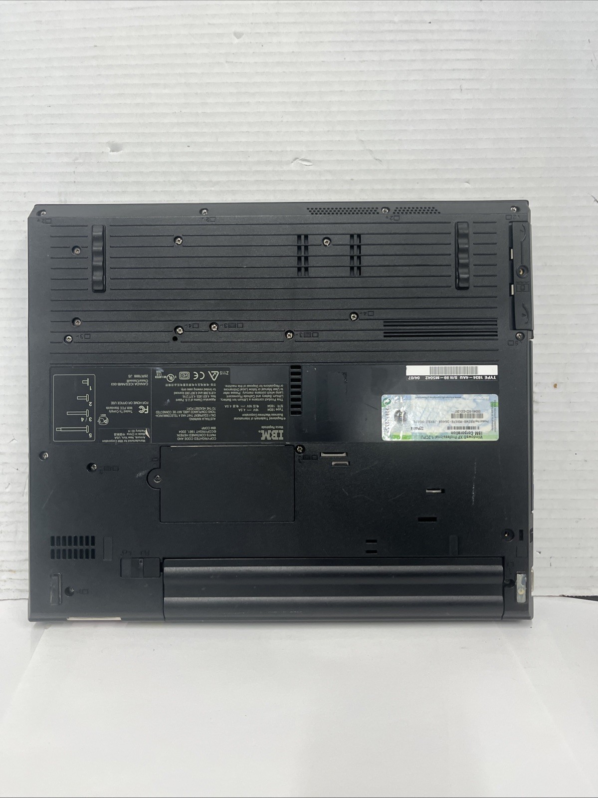 Lenovo ThinkPad R50e Intel Celeron M 1.40GHz 512MB RAM No HDD – Parts