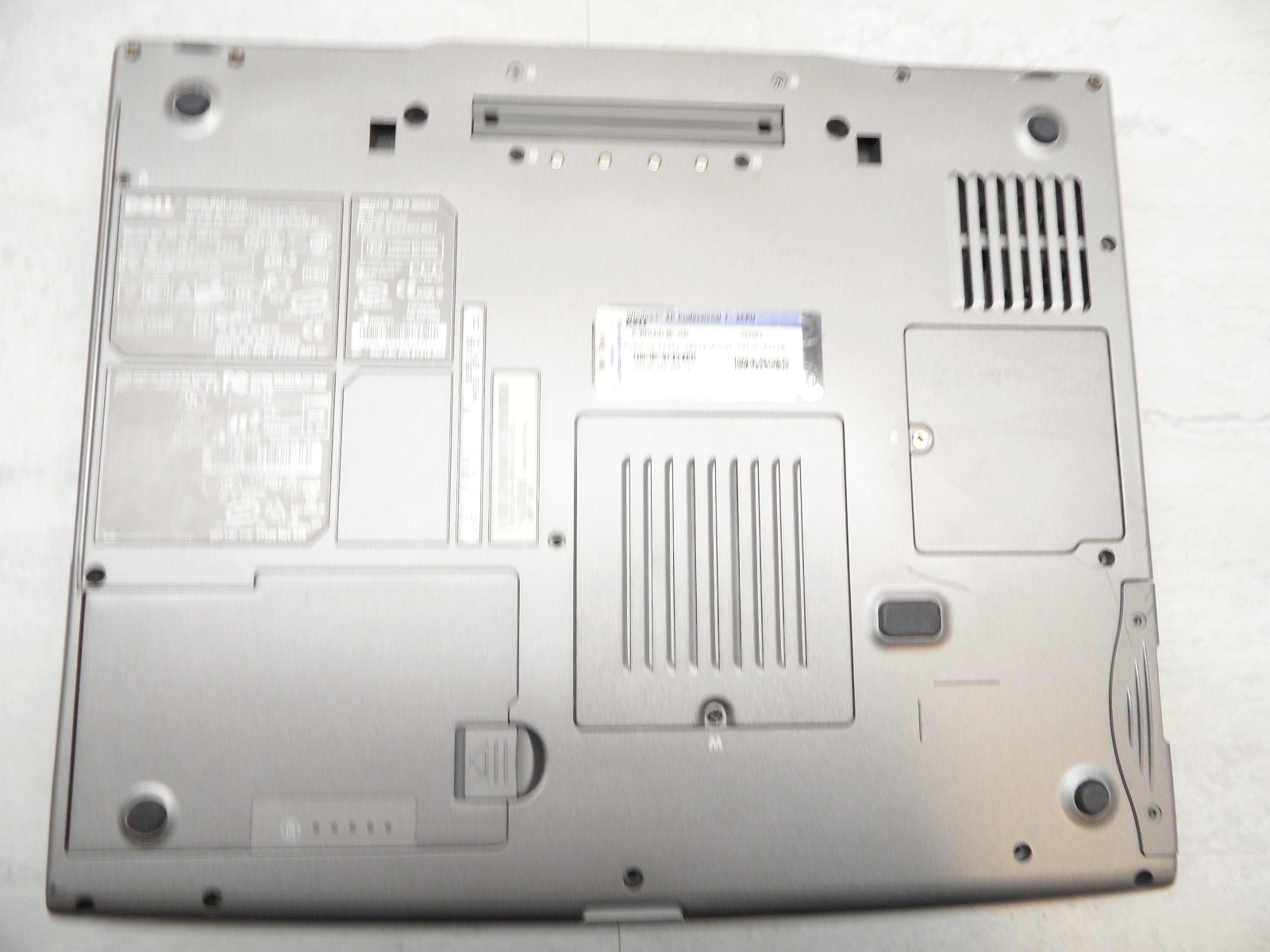 Dell Latitude D505 PP10L Parts Laptop 1.4Ghz 1Gb Ram No Hard Drive Post To Bios