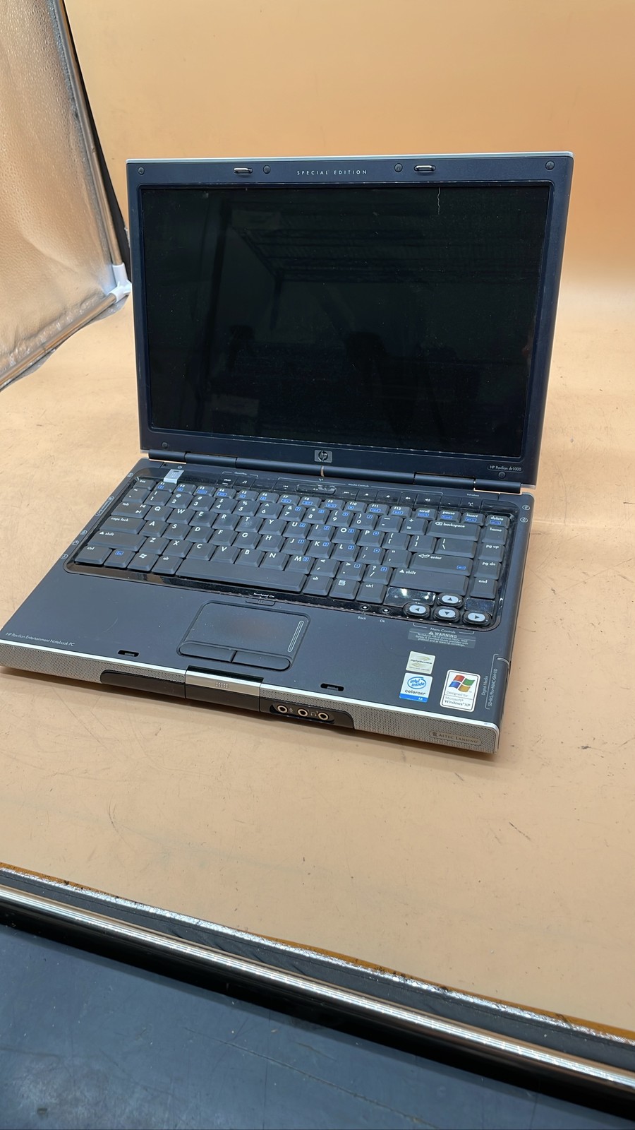 HP Pavilion dv1000 14.1-Inch Intel Celeron M Laptop No HDD Unit w/ Power Adapter