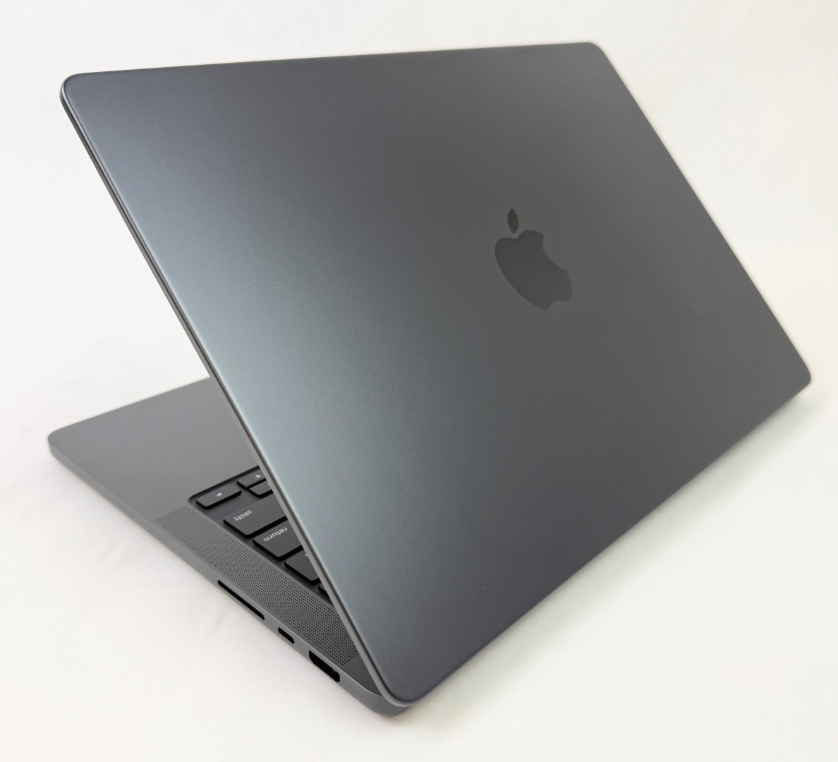 Apple MacBook Pro 14″ M3 Pro Chip 18GB 512GB SSD 14-core GPU Sequoia