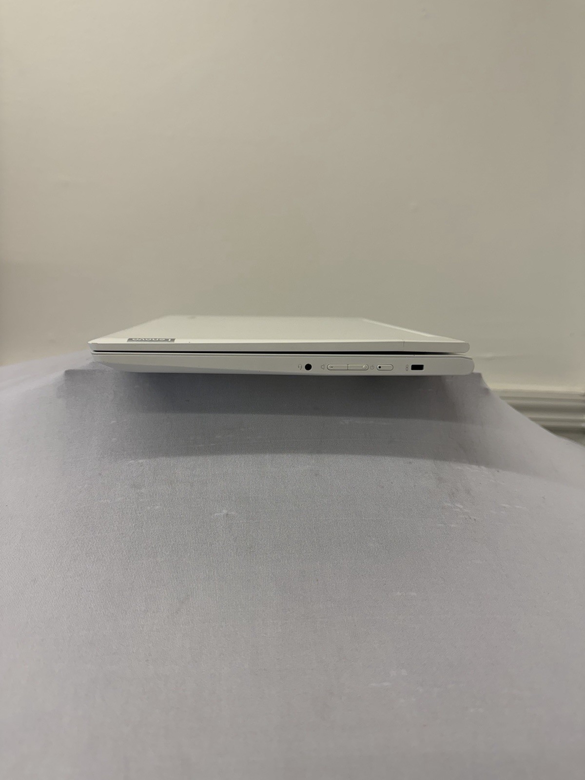 Lenovo Chromebook C330 Laptop – Mediatek MTK8173C – RAM 4GB – Read Des