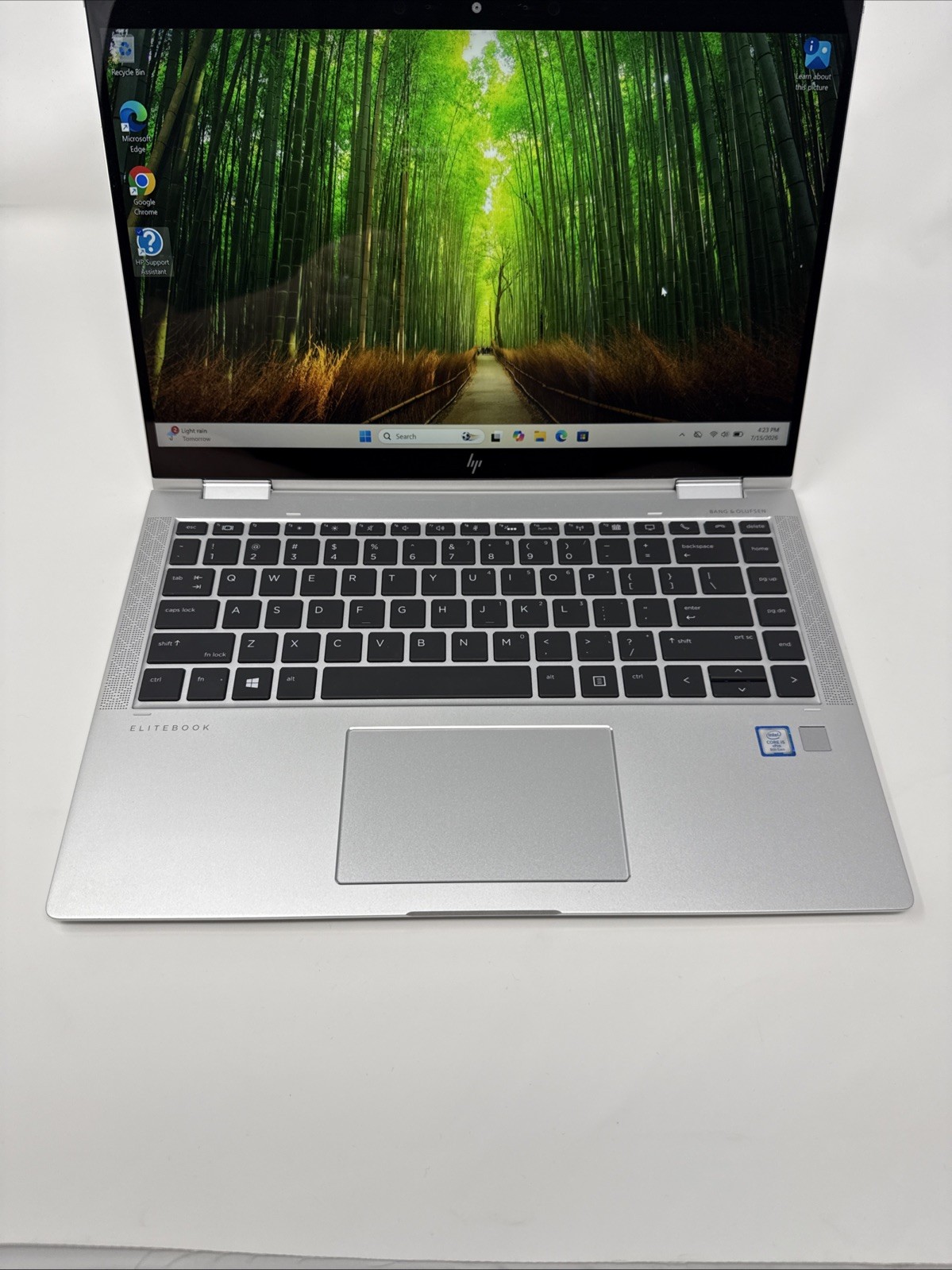 HP EliteBook x360 1040 G6 (Intel Core i5 8th Gen @ 1.60GHz, 8GB RAM, 256GB SSD)