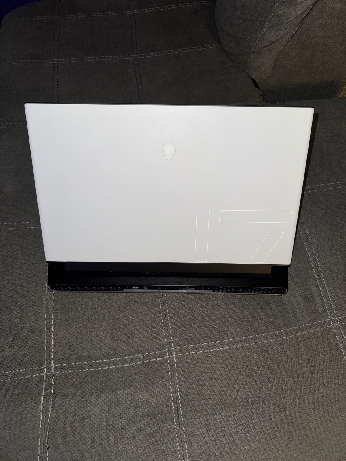 2021 17.3″ Alienware M17 R4, i7-109870H, 16GB, 1TB SSD, NVIDIA RTX 3070