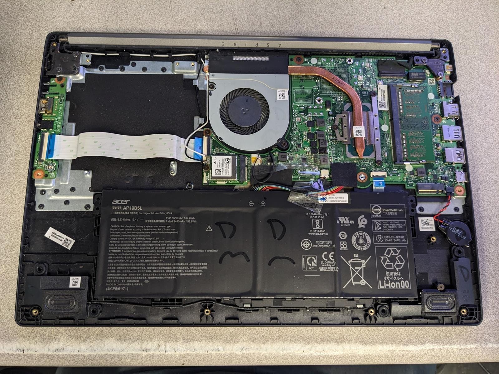 ACER ASPIRE 5 A515-55T-54BM i5-1035G1 @ 1.00GHz, 4GB RAM, NO HDD/OS – (PARTS)
