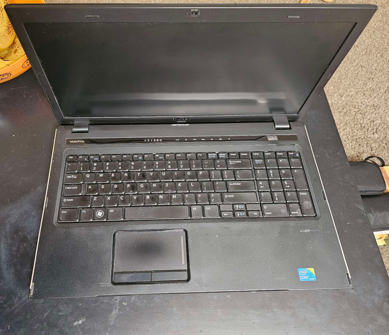 Vostro 3700 (COMES WITH CHARGER), 3Gb ram, 7200rpm hhd, windows 10 pro
