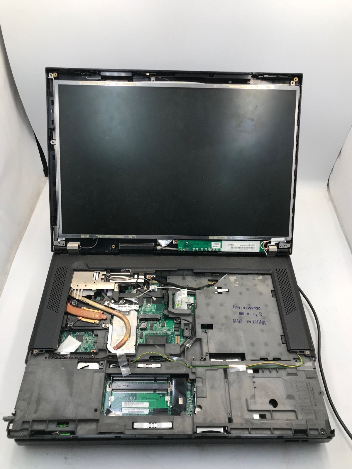 Lot of 3 Lenovo ThinkPad R61 Intel Celeron 15″ Laptop -POWER ON/Various Parts-MZ