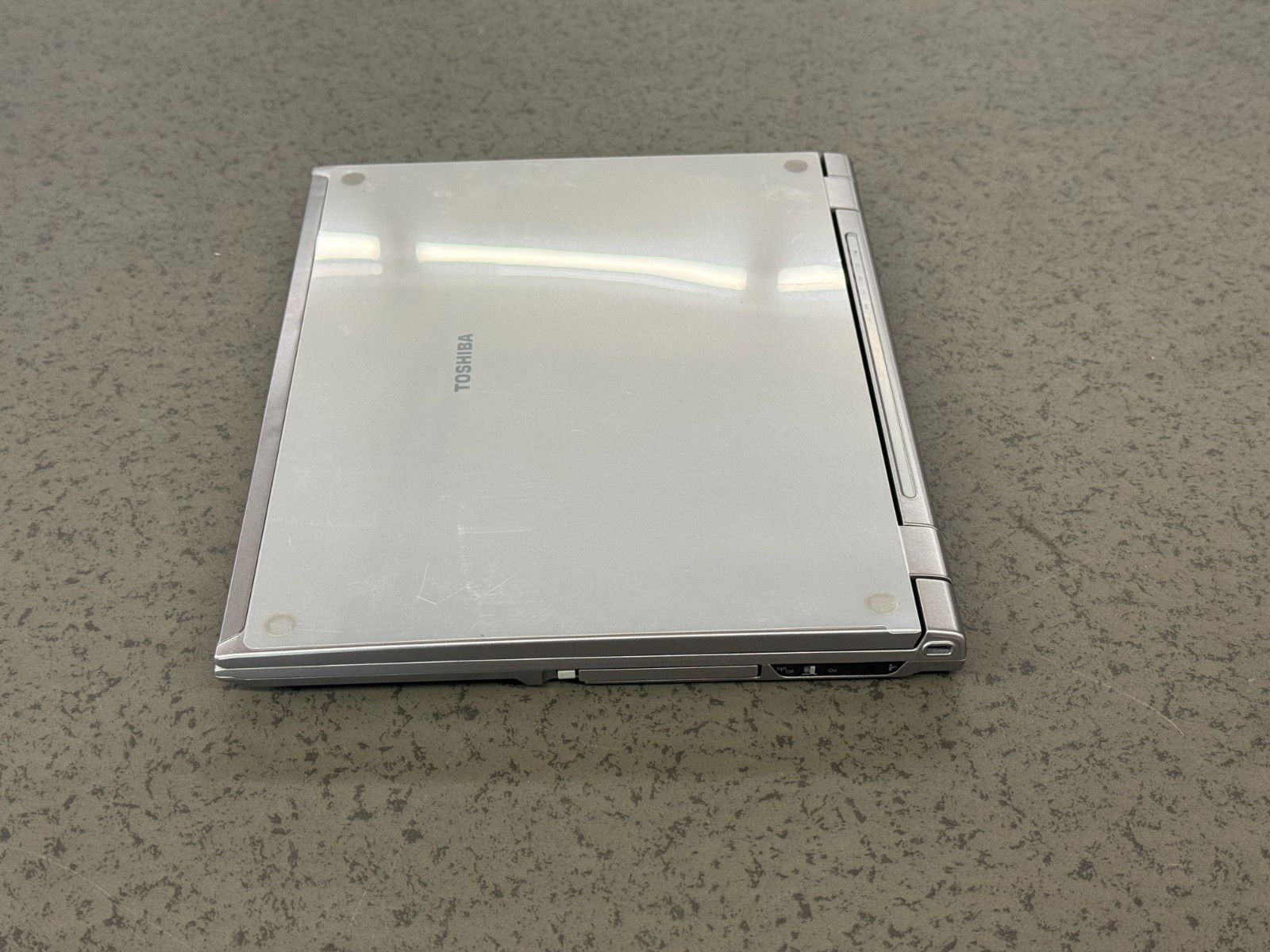 TOSHIBA Portege R205-S2062 Laptop Pentium M 1.20GHz, 512MB, 60GB HDD