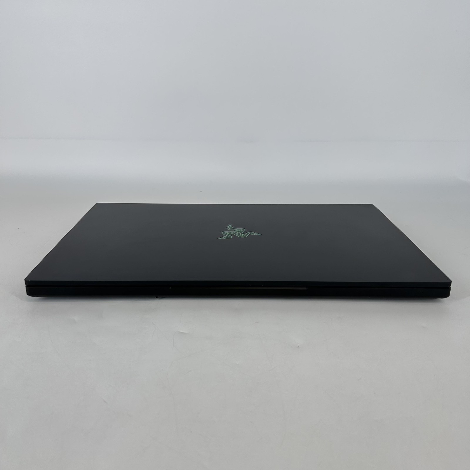 Razer Blade Pro 17 4K TOUCH i7-10875H 2.30GHz 32GB 2TB/1TB RTX 2080 Super Max-Q