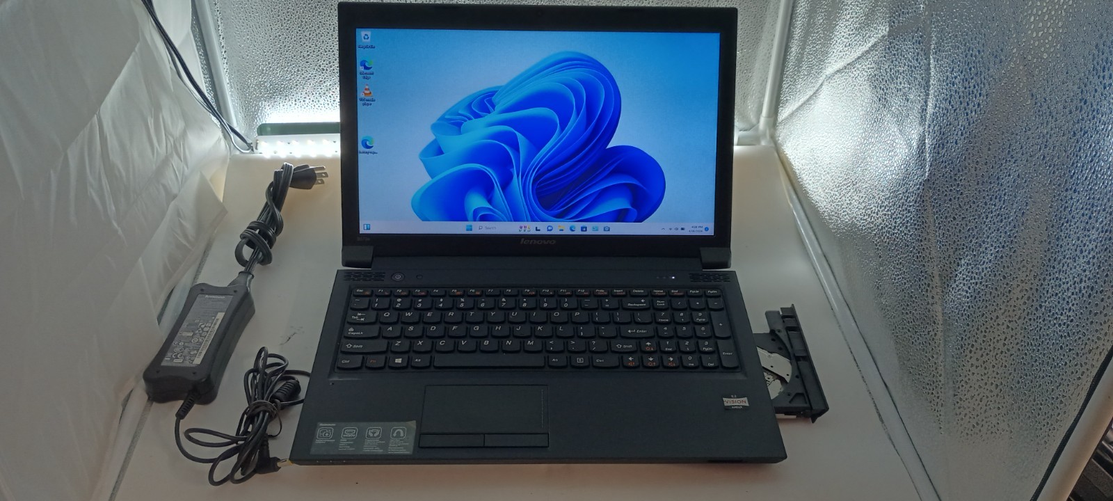 ThinkPad B575e w/charger.AMD E2-1800.Radeon.8GB.160GB HDD.Optical.W11