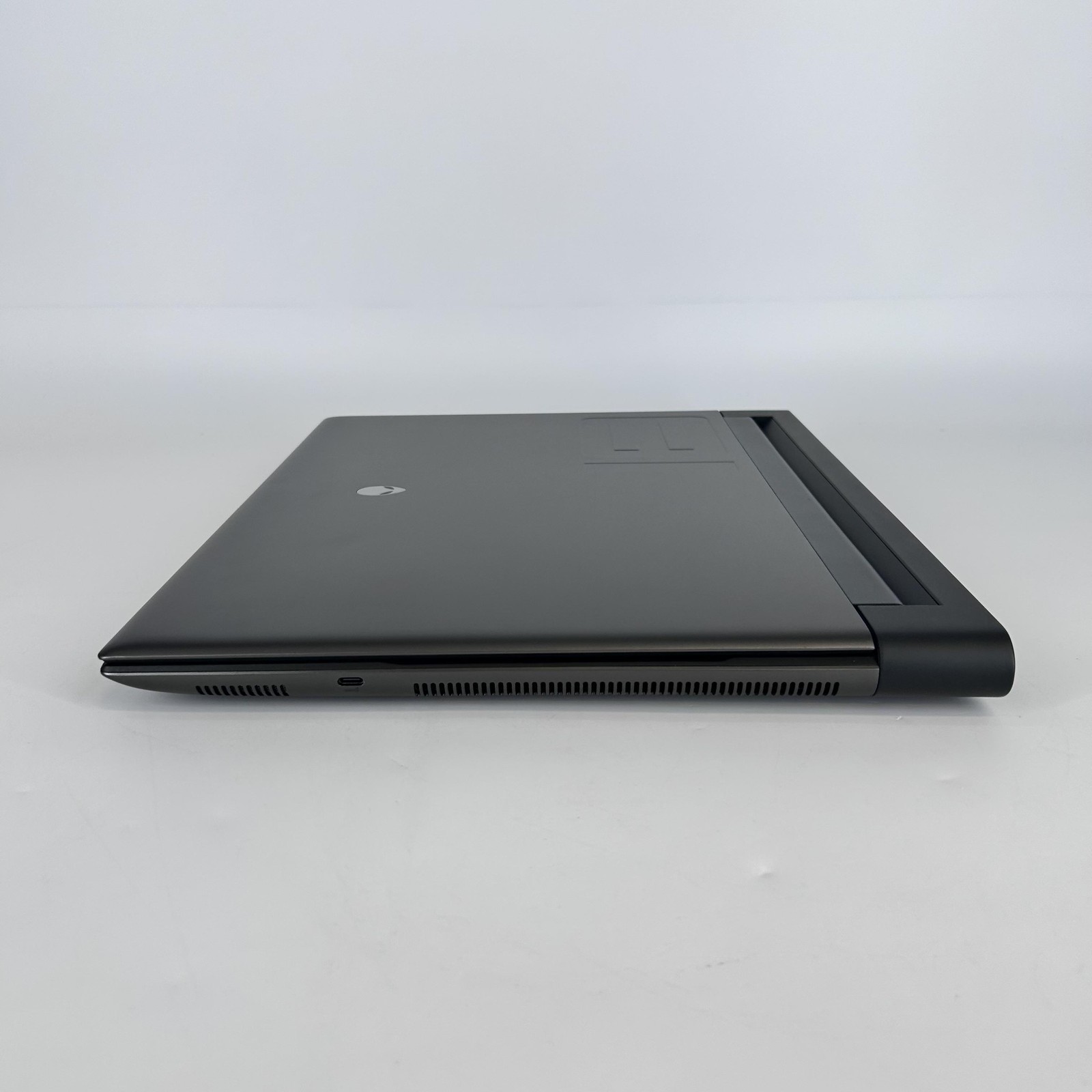 Dell Alienware M18 R1 165Hz QHD+ 2.2 GHz i9-13980HX 64GB 4TB SSD NVIDIA RTX 4090