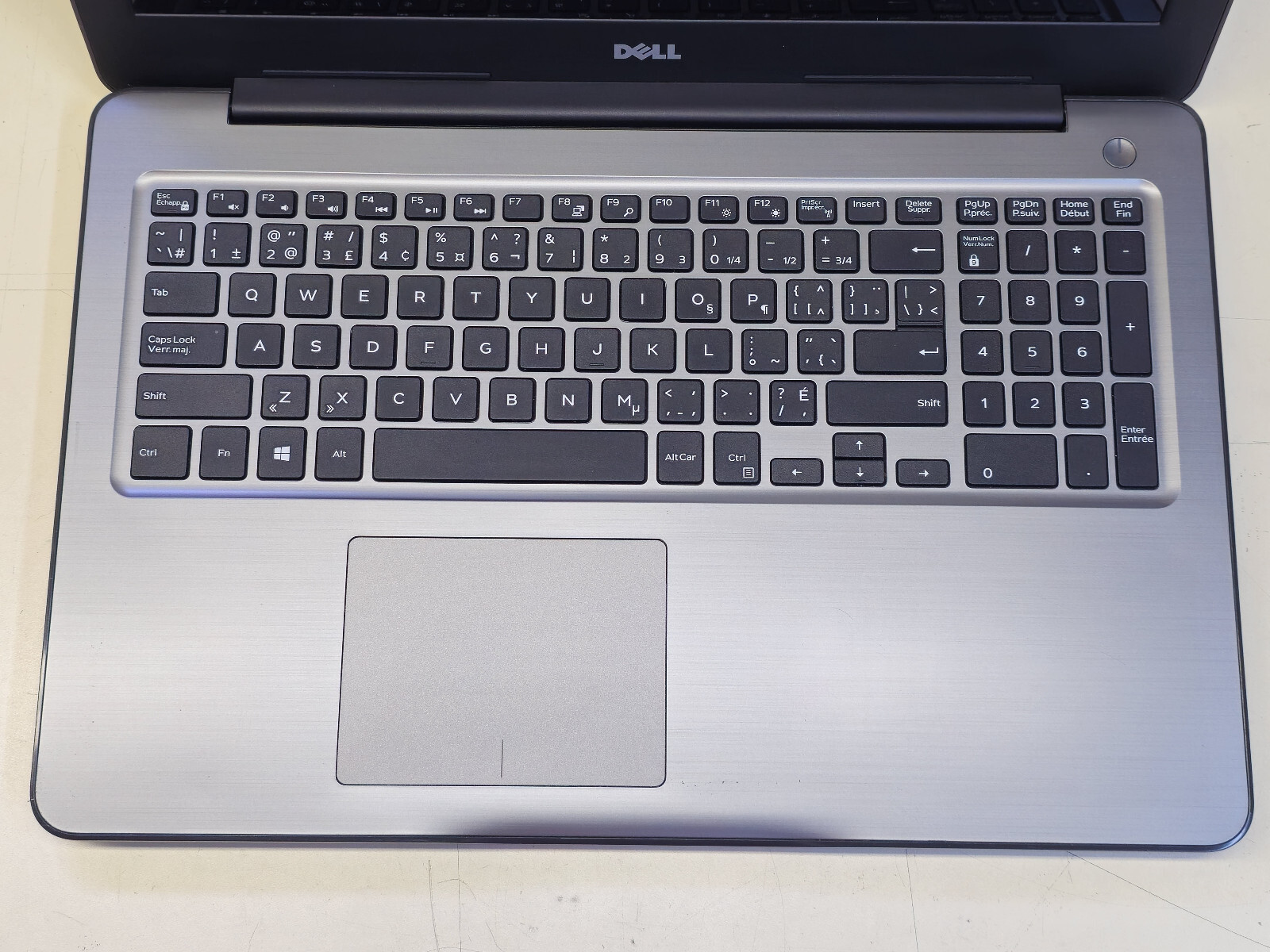 Dell Inspiron 15 5565 15.6″ A12-9700P 12GB 500GB SSD TOUCH Windows 10 TESTED