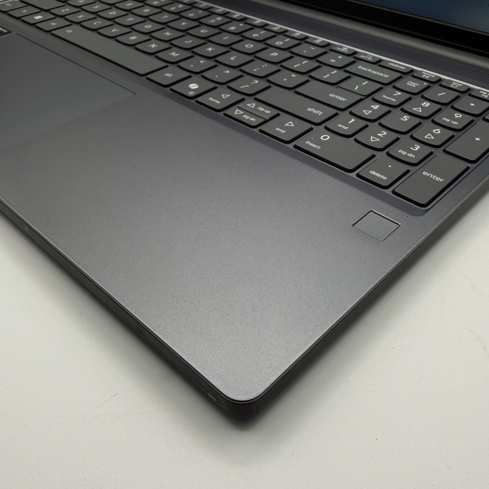 Lenovo IdeaPad Slim 3 15Q8X10 15.3″ Snapdragon X 16GB 476GB SSD Touch 100% Bat