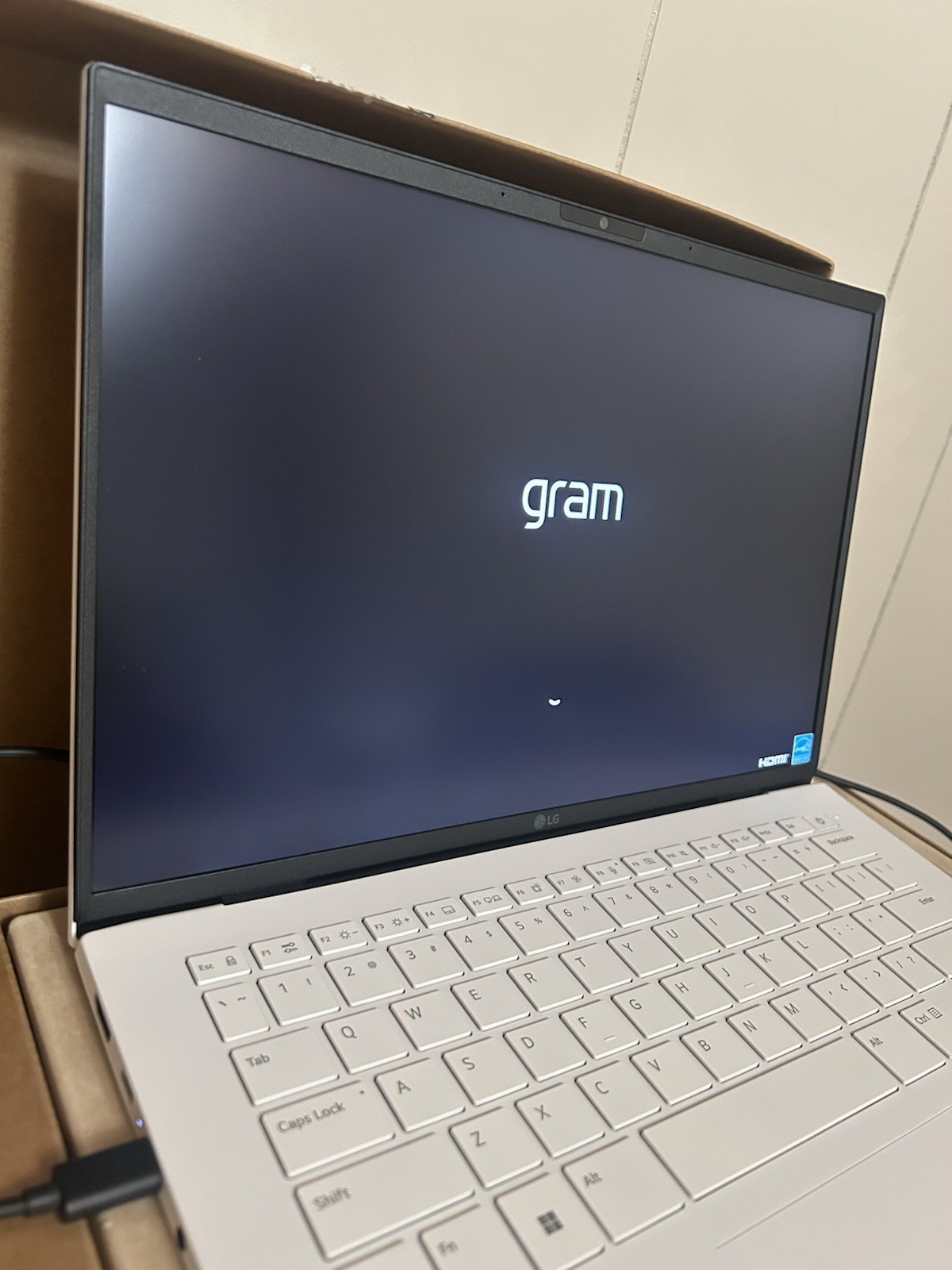 LG Gram 14” Laptop 14Z90S Intel Ultra 5 125H 8GB RAM 512GB SSD Win 11 Open Box