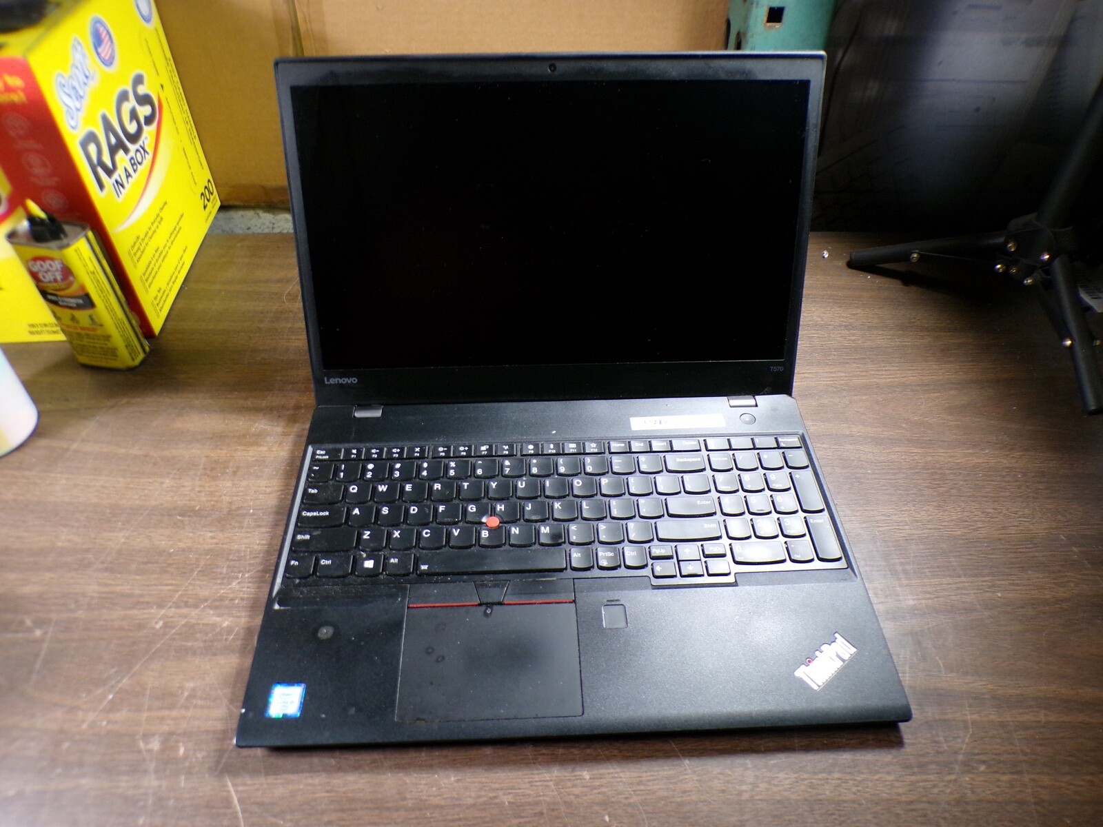 THINKPAD LENOVO T570 INTEL CORE i5-6300U 2.40GHZ 4GB RAM **NO HD/ NO CADDIE