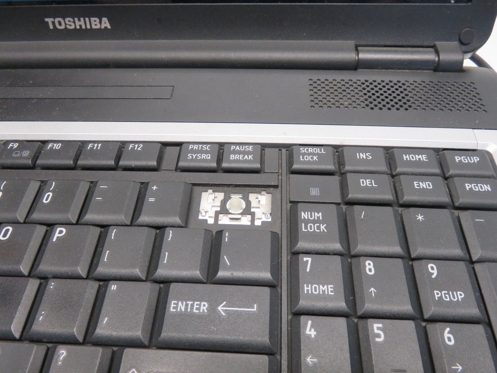 Toshiba Satellite L355-S7915 Intel Celeron 900 2.2 GHz 1 GB NO HDD No Batt