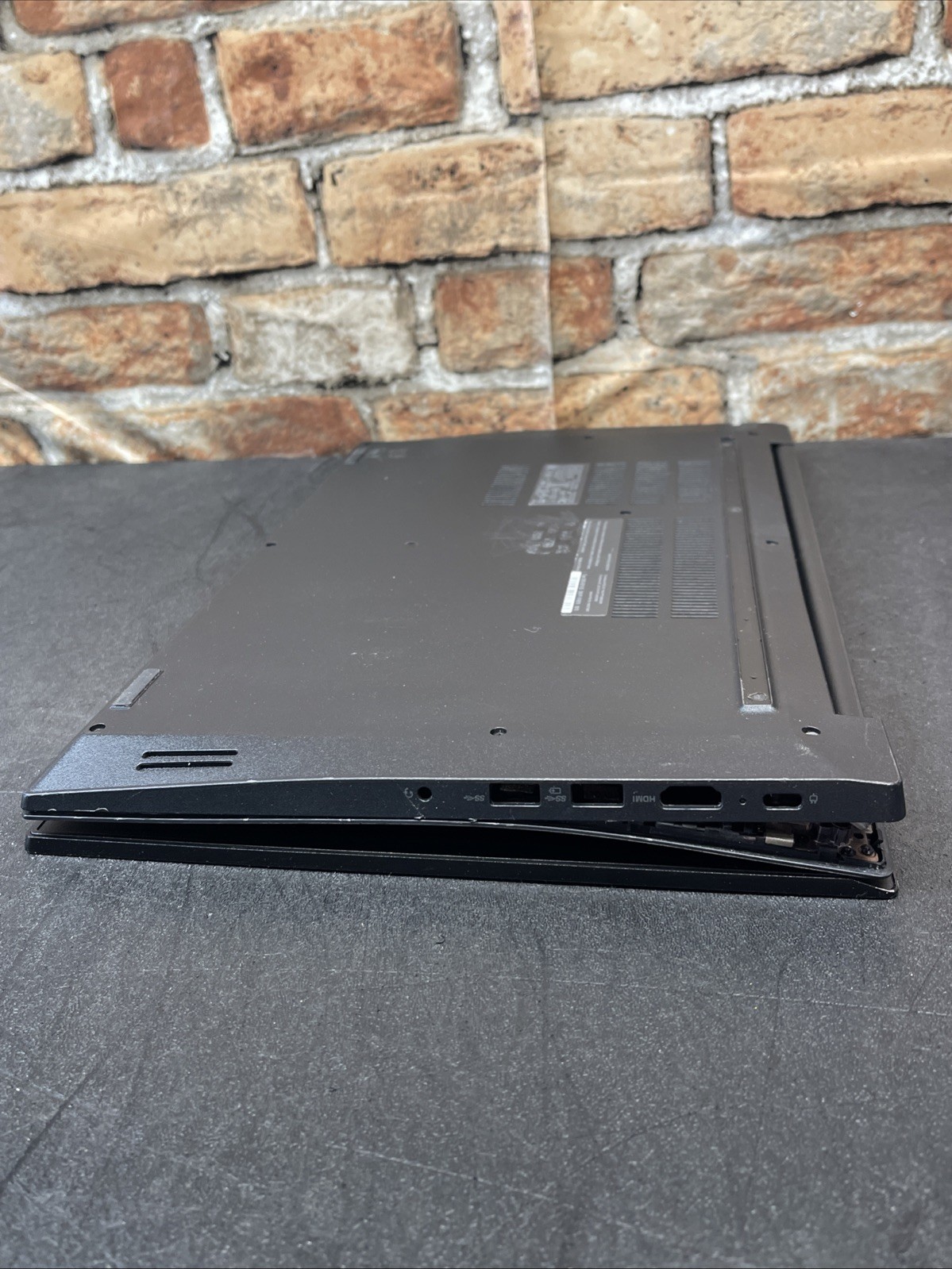 Lenovo ThinkPad E585 Tested LCD Screen w/ Chassis & Battery – No Motherboard’s