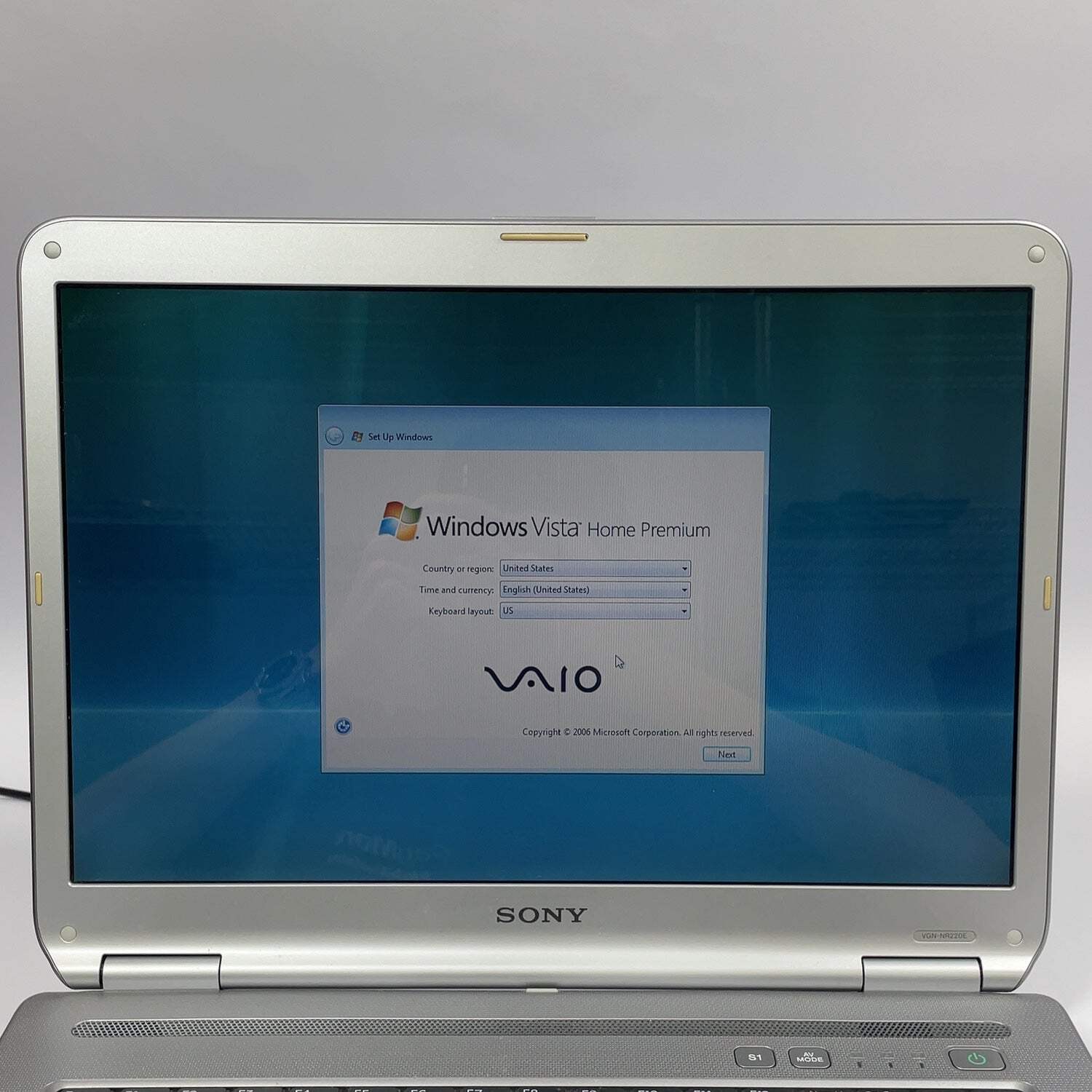 Sony Vaio PCG-7113L 15.4 Pentium Dual-Core 1.73GHz 2GB RAM 256GB HDD