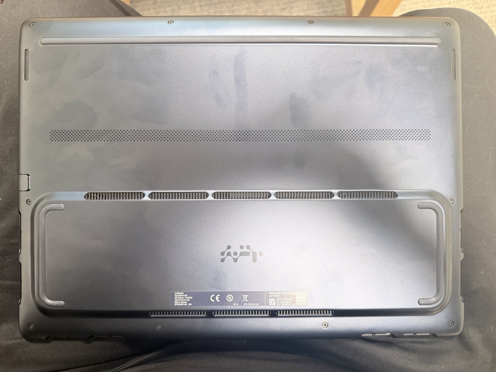 Alienware 16X Aurora NVIDIA GeForce RTX 5060 Intel Core Ultra 9-PROCESSOR 275HX