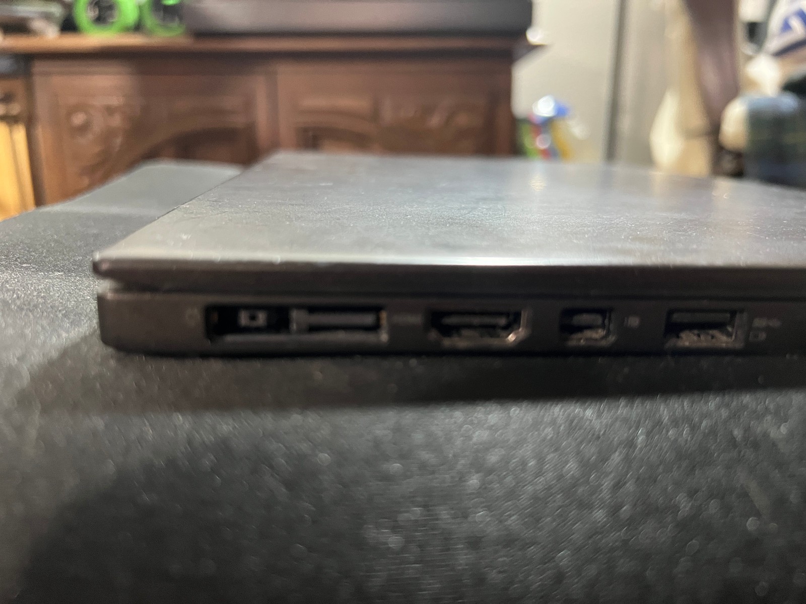 Lenovo ThinkPad X1 Carbon 3rd Gen 14″ i5-5300U 8GB RAM 256GB SSD w/ Linux Mint