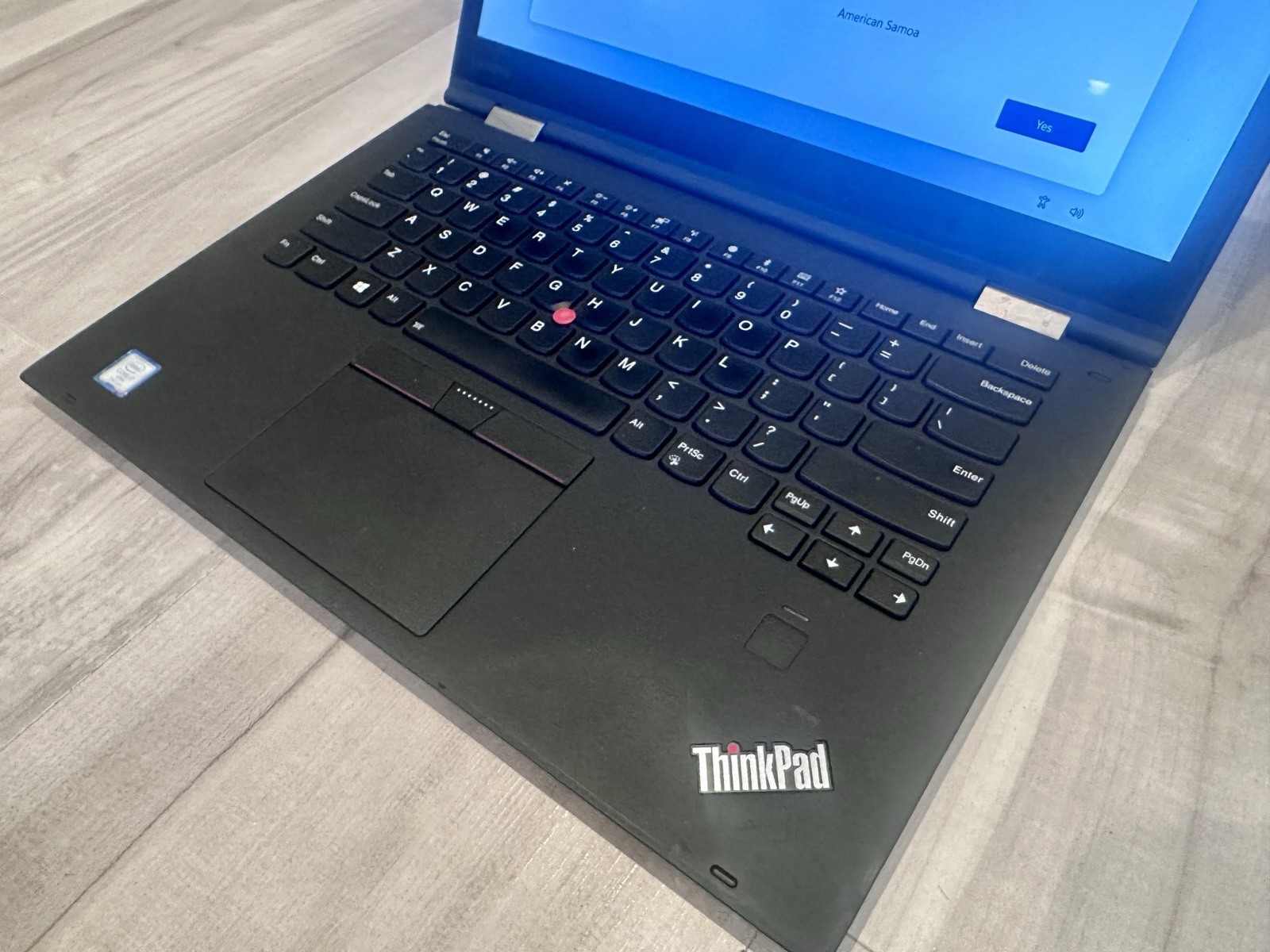 Lenovo ThinkPad X1 Carbon Yoga i7 7600U 2.80 GHz 16GB RAM 256GB SSD TouchScreen