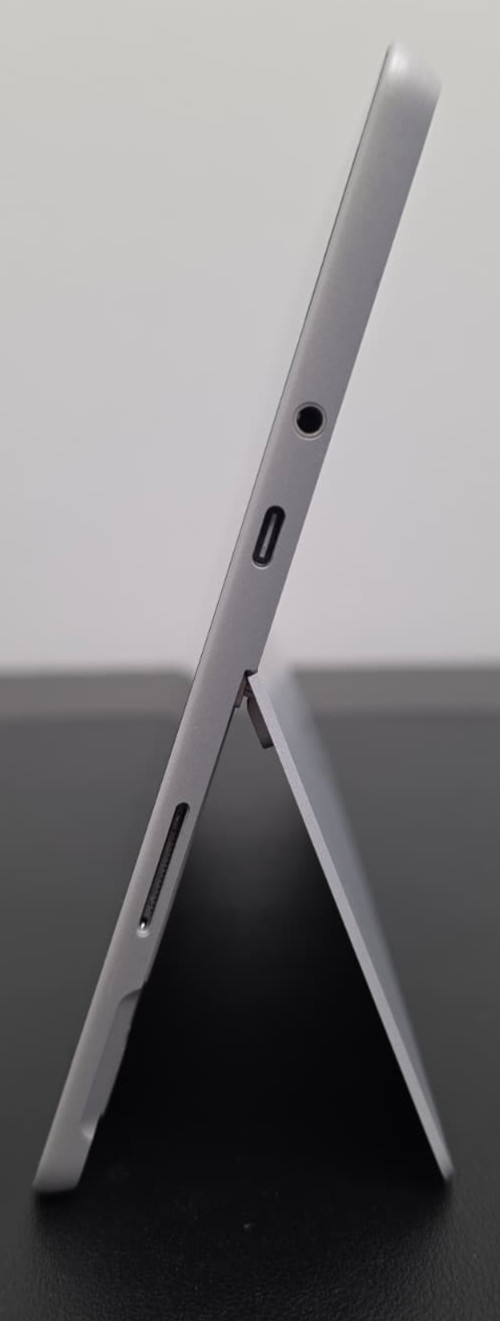 Microsoft Surface Go Pentium 4415Y 4GB Ram 64GB SSD Win 11 Pro ***READ***