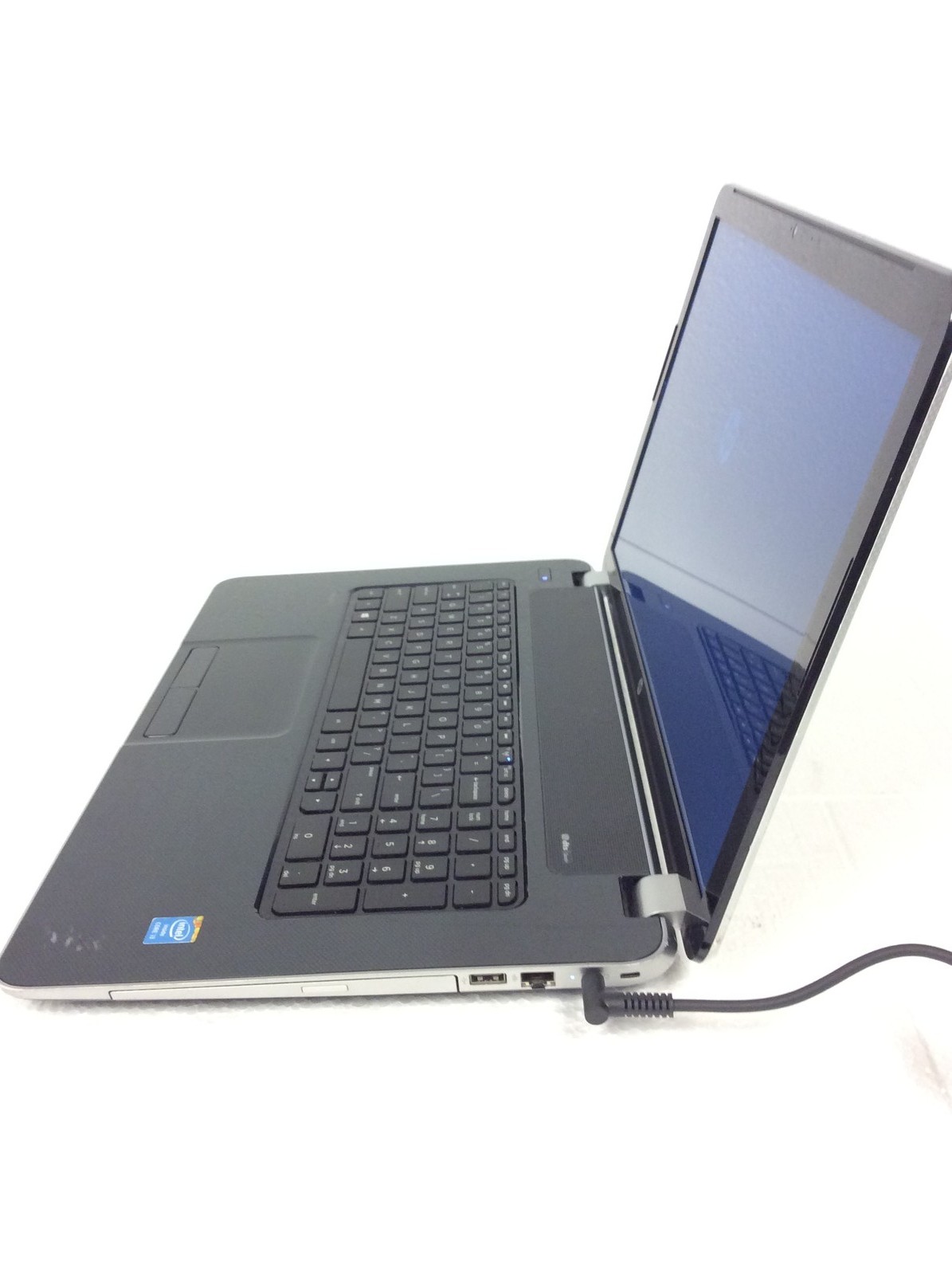 HP 17-e019dx 17.3″ Laptop i3-4000M 2.40Ghz w/ 4gb Ram, 750Gb HD, No Battery READ
