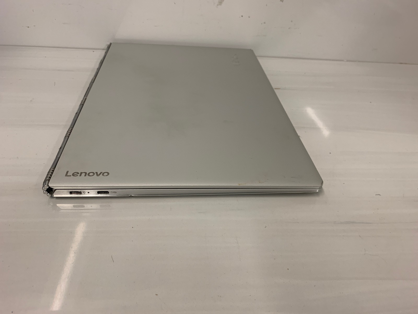 Lenovo Yoga 910-13IKB 13.9″ Touch i7-7500U 2.70GHz 16GB RAM 512GB SSD Windows 11
