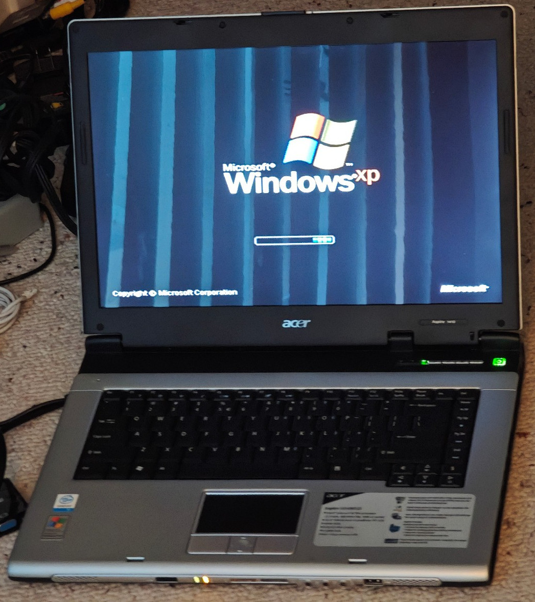 Acer Aspire 1414WLCi ZL1 1410 – 40GB HDD, 512MB RAM, Intel Celeron M, Win XP