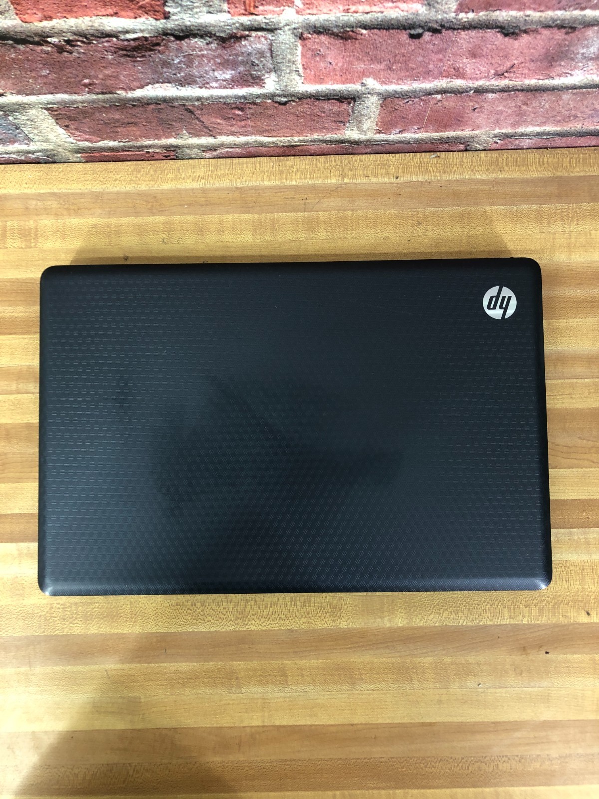 HP Pavilion g7 Retro Gaming Laptop Computer AMD Phenom 2.6GHz 4GB RAM (Windows7)